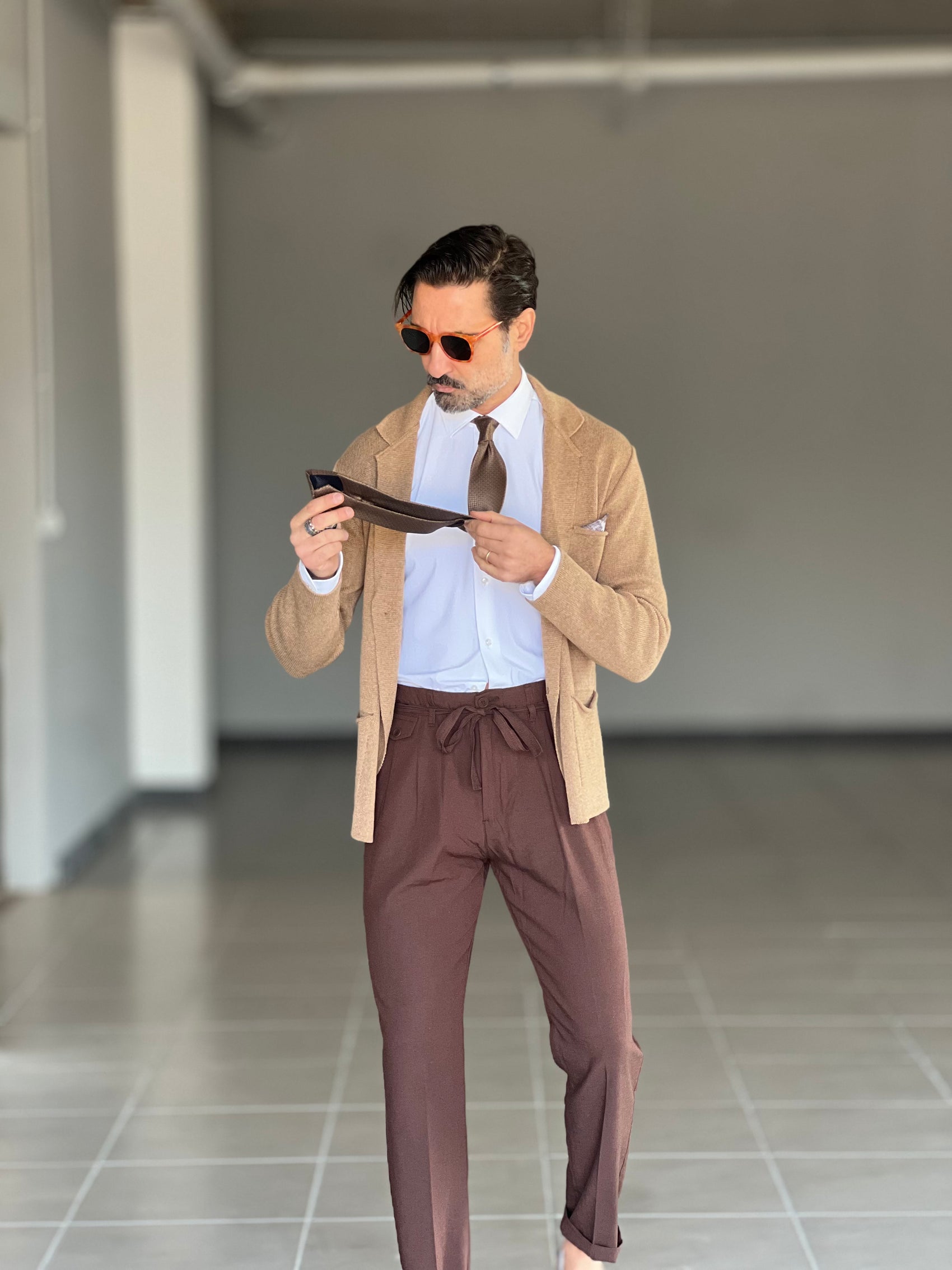 WHITE VISCOSE TROUSERS WITH REGULAR BOTTOM