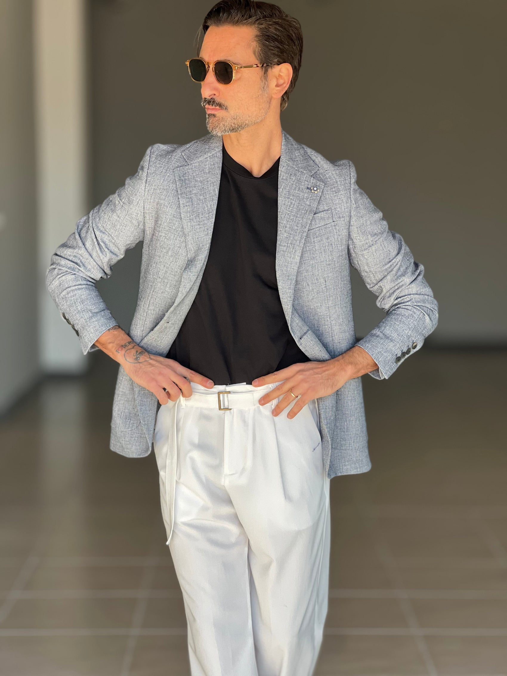 T SHIRT NERA  GARZATA OVER FIT