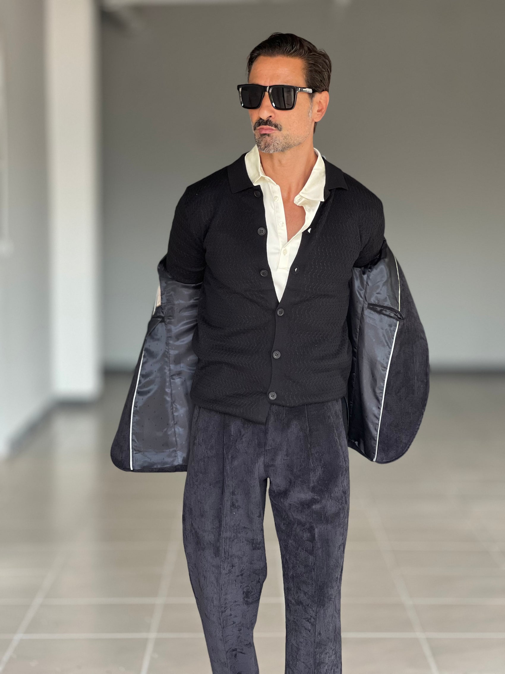 PANTALONE VELLUTO NERO PINCES VITA ALTA XAGON