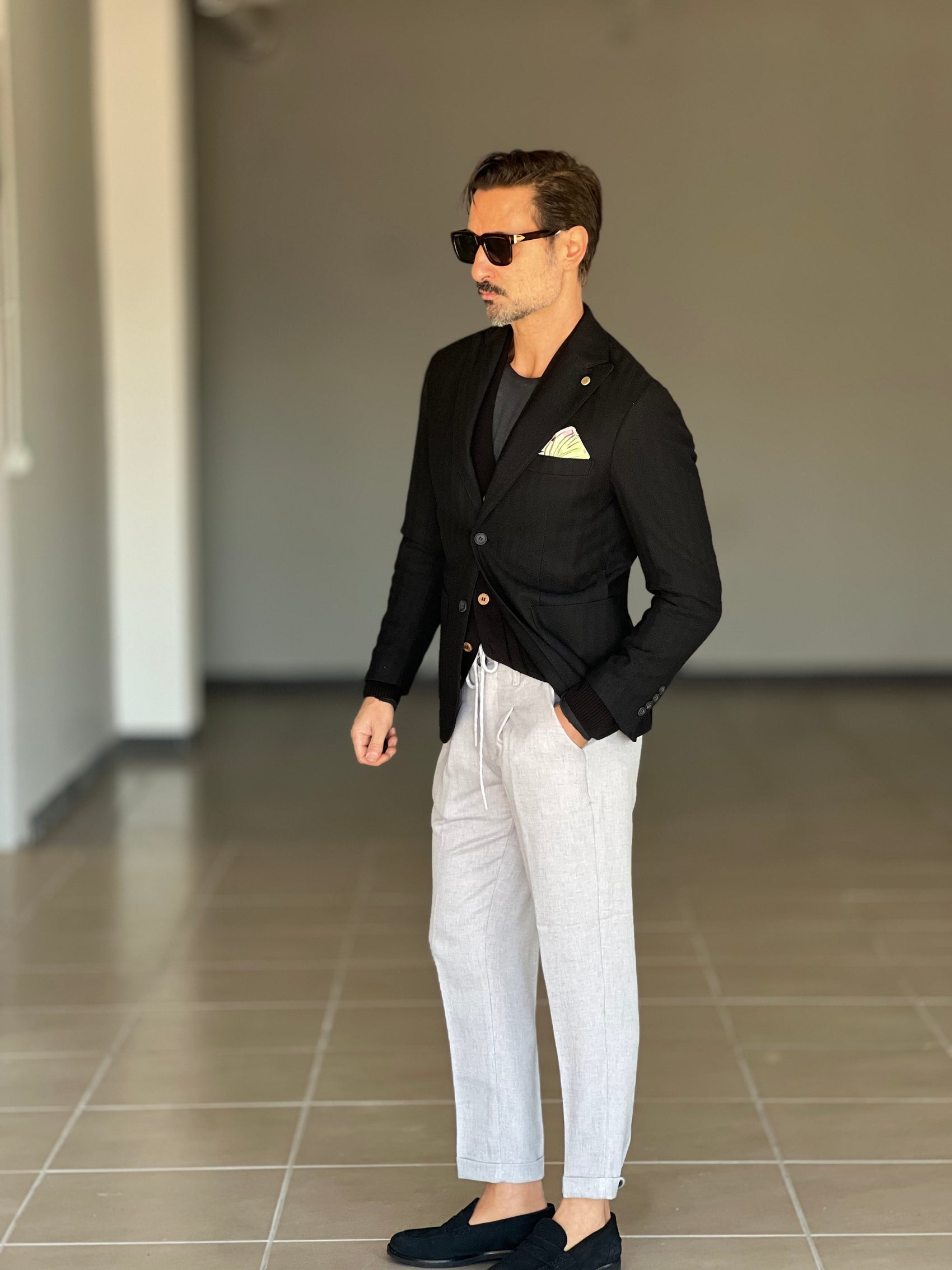 WHITE VISCOSE TROUSERS WITH REGULAR BOTTOM