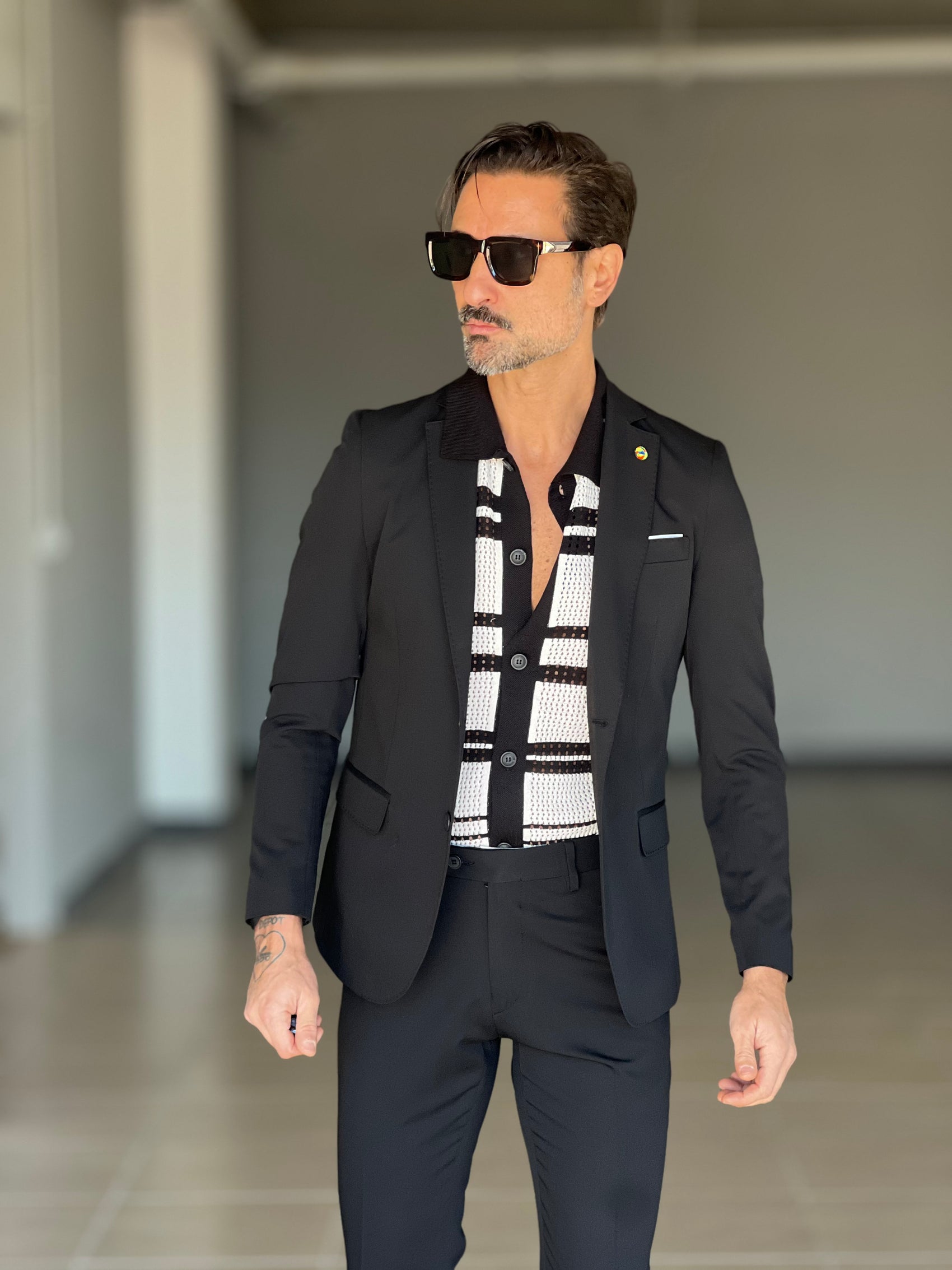 ABITO NERO MONOPETTO VISCOSA