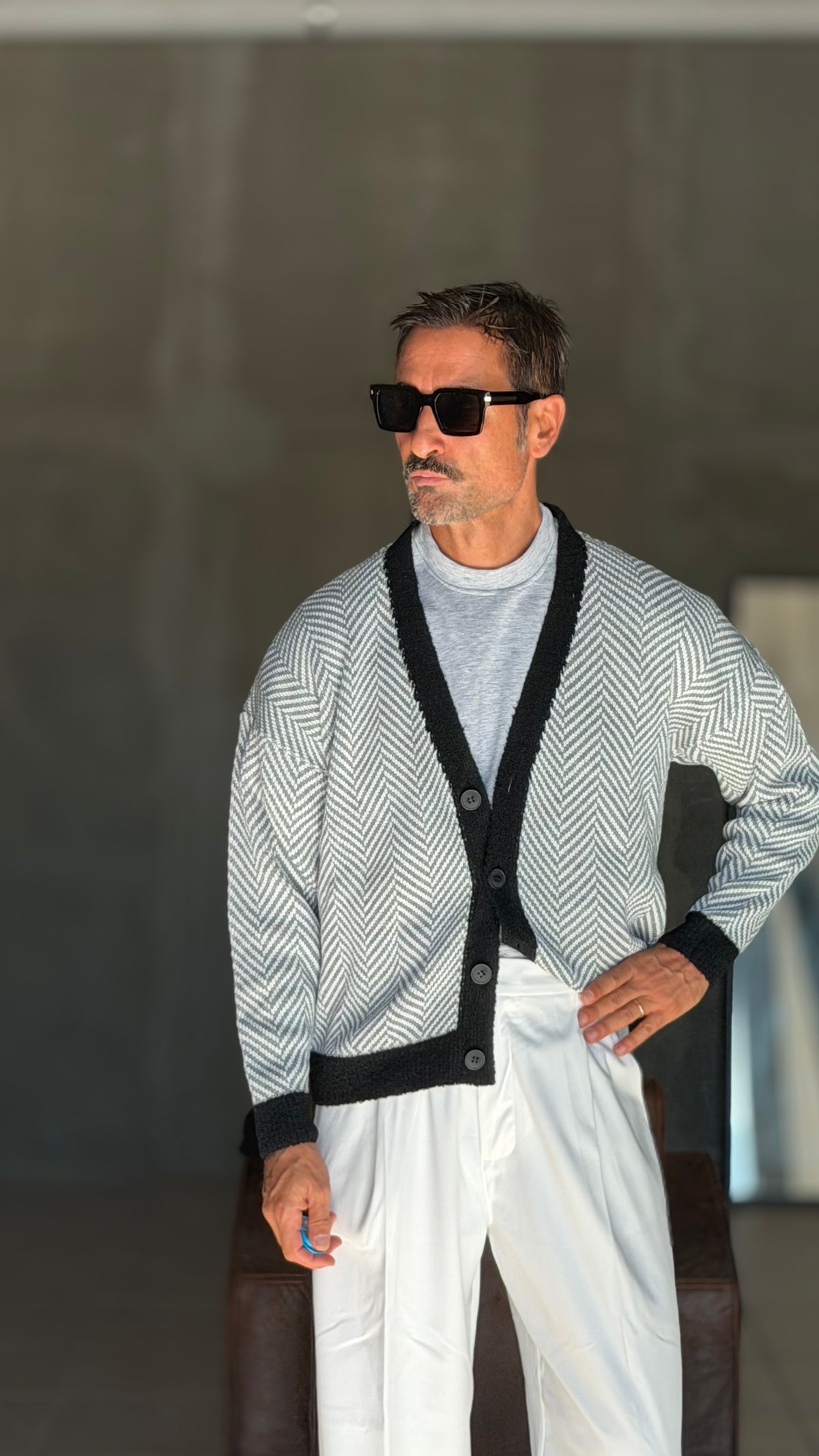 WHITE VISCOSE TROUSERS WITH REGULAR BOTTOM