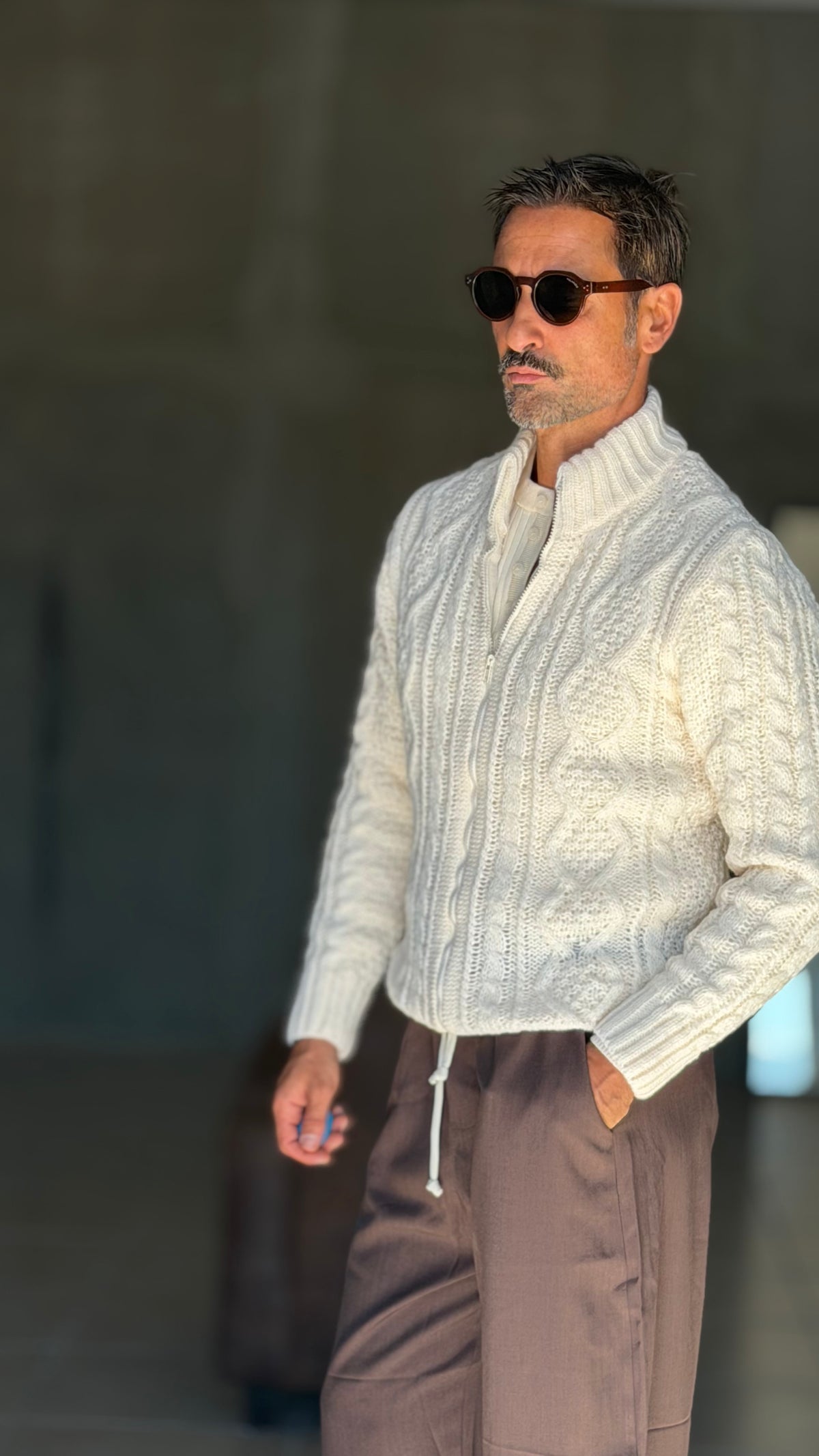 WHITE VISCOSE TROUSERS WITH REGULAR BOTTOM