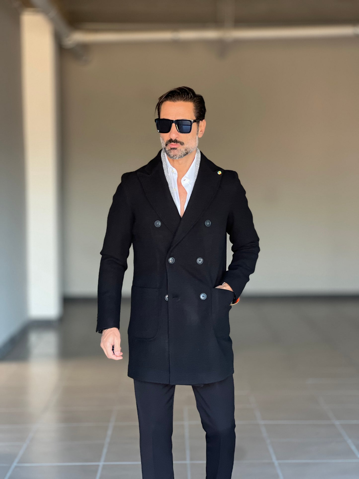 CAPPOTTO  NERO DOPPIOPETTO LAVORAZIONE DIAGONALE