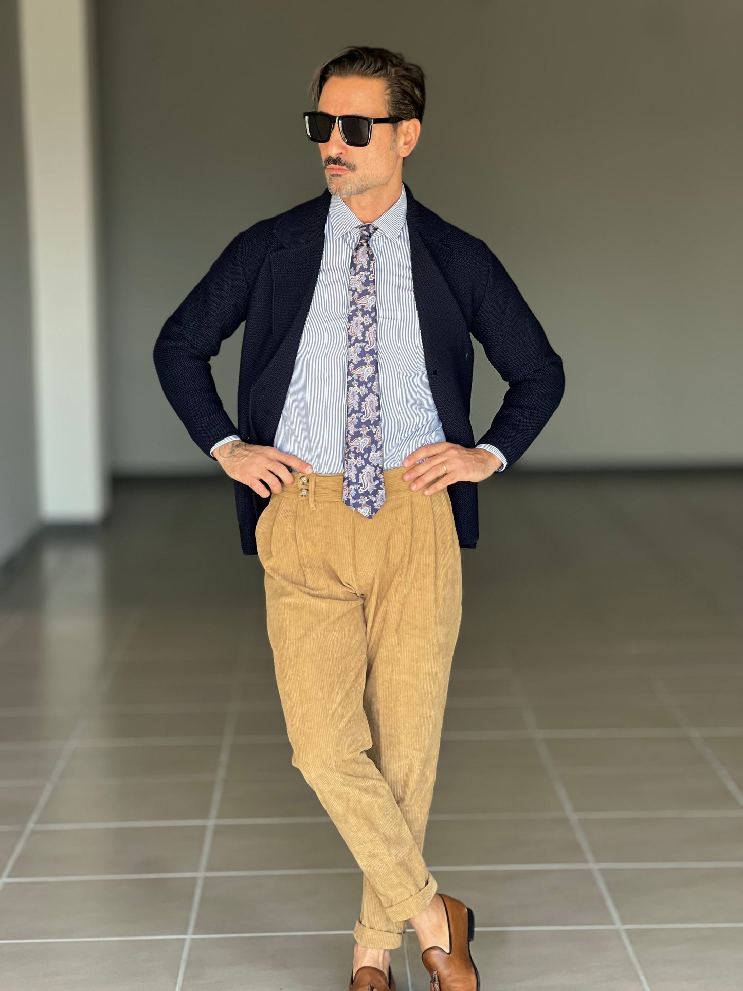 BLACK CHAIN ​​VISCOSE TROUSERS