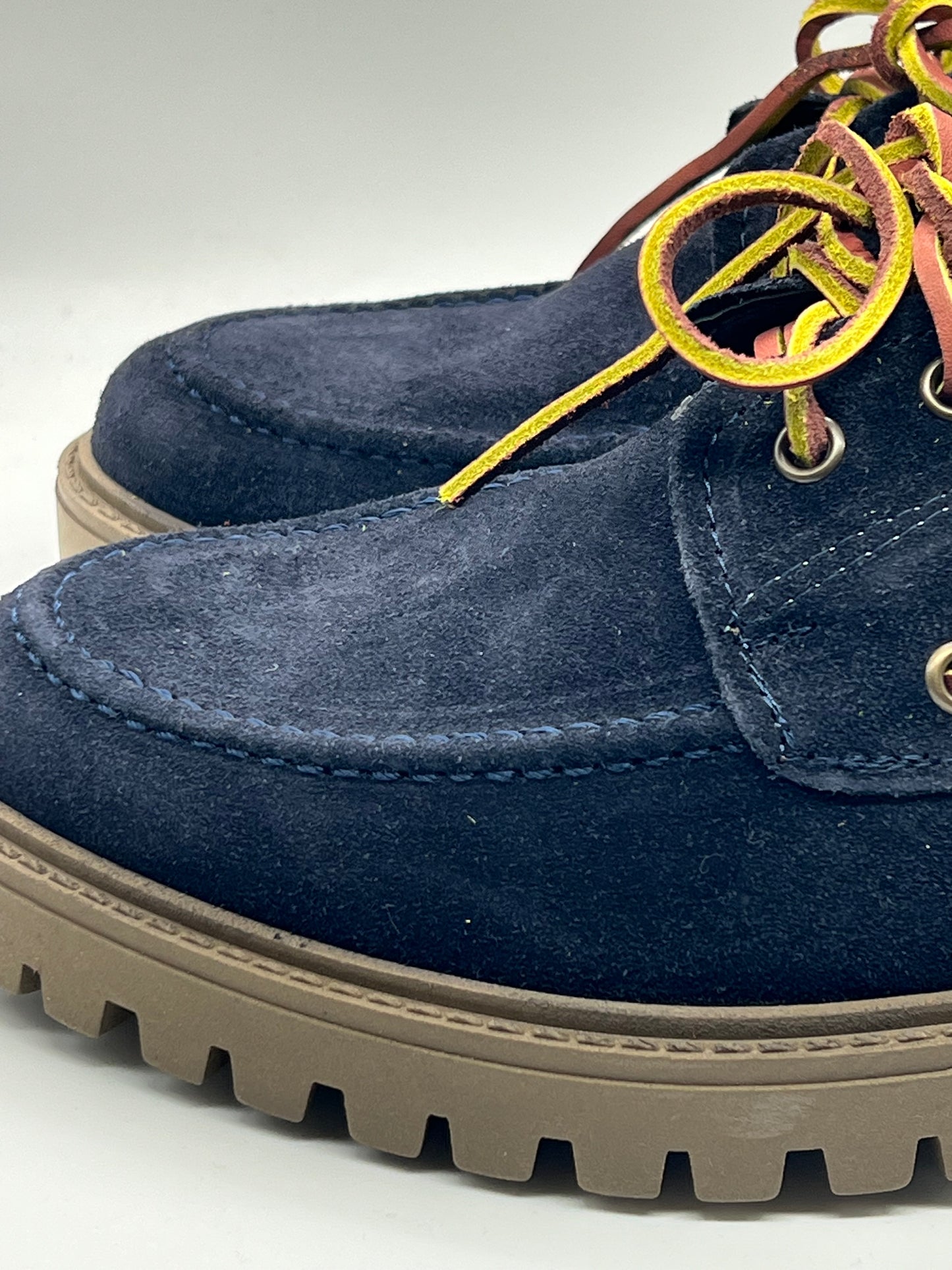 STRINGATA CAMOSCIO BLU MODELLO BARCA