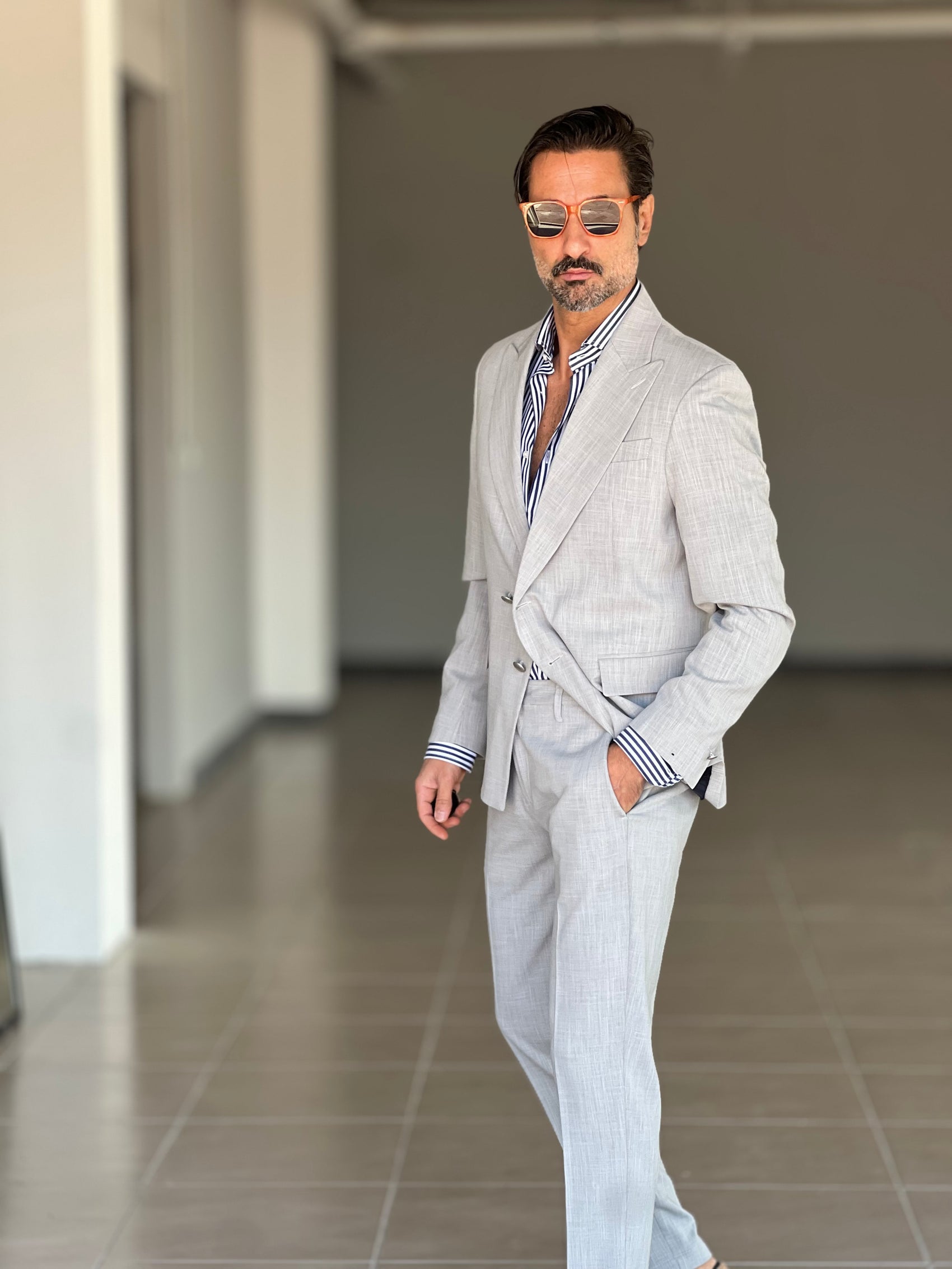 GIACCA GRIGIA  ALTATENSIONE PETTO A LANCIA MEZZO DOPPIOPETTO ( PUOI ABBINARLA AL PANTALONE CON IL CODICE 35 )