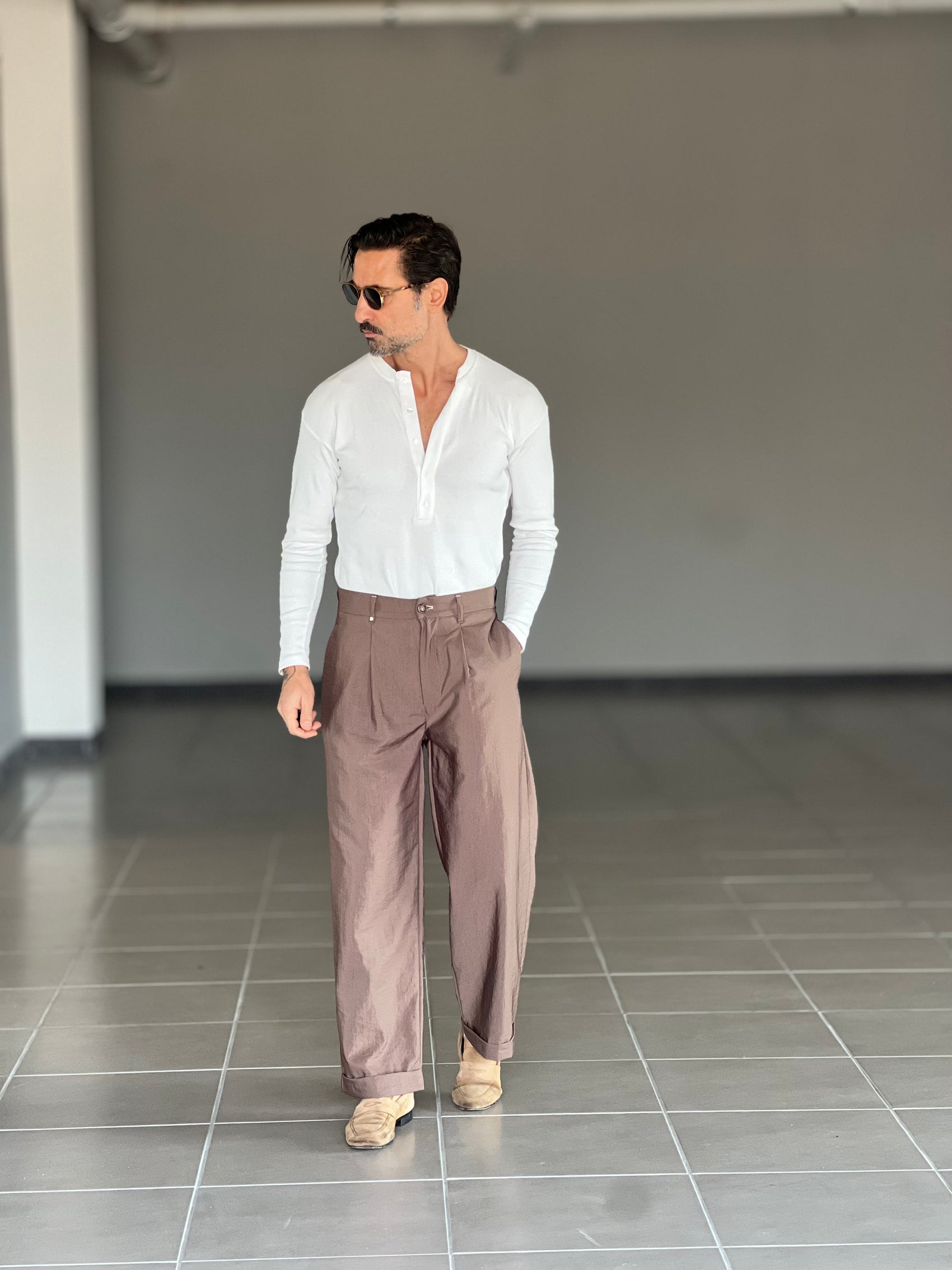 WHITE VISCOSE TROUSERS WITH REGULAR BOTTOM