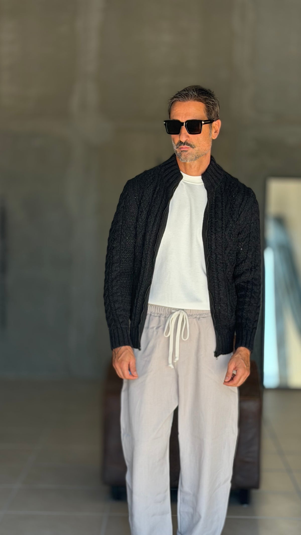 WHITE VISCOSE TROUSERS WITH REGULAR BOTTOM