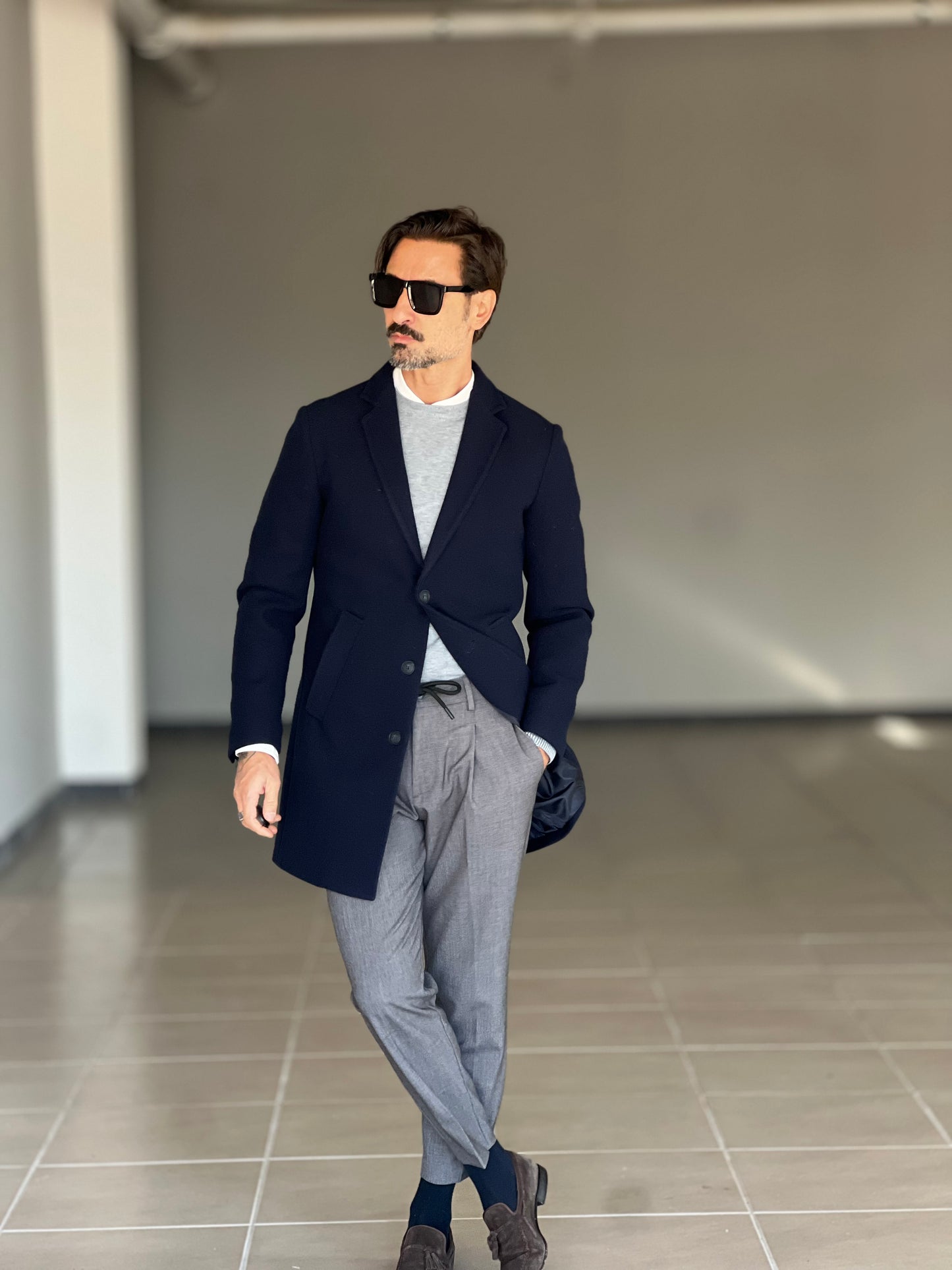 BLACK CHAIN ​​VISCOSE TROUSERS