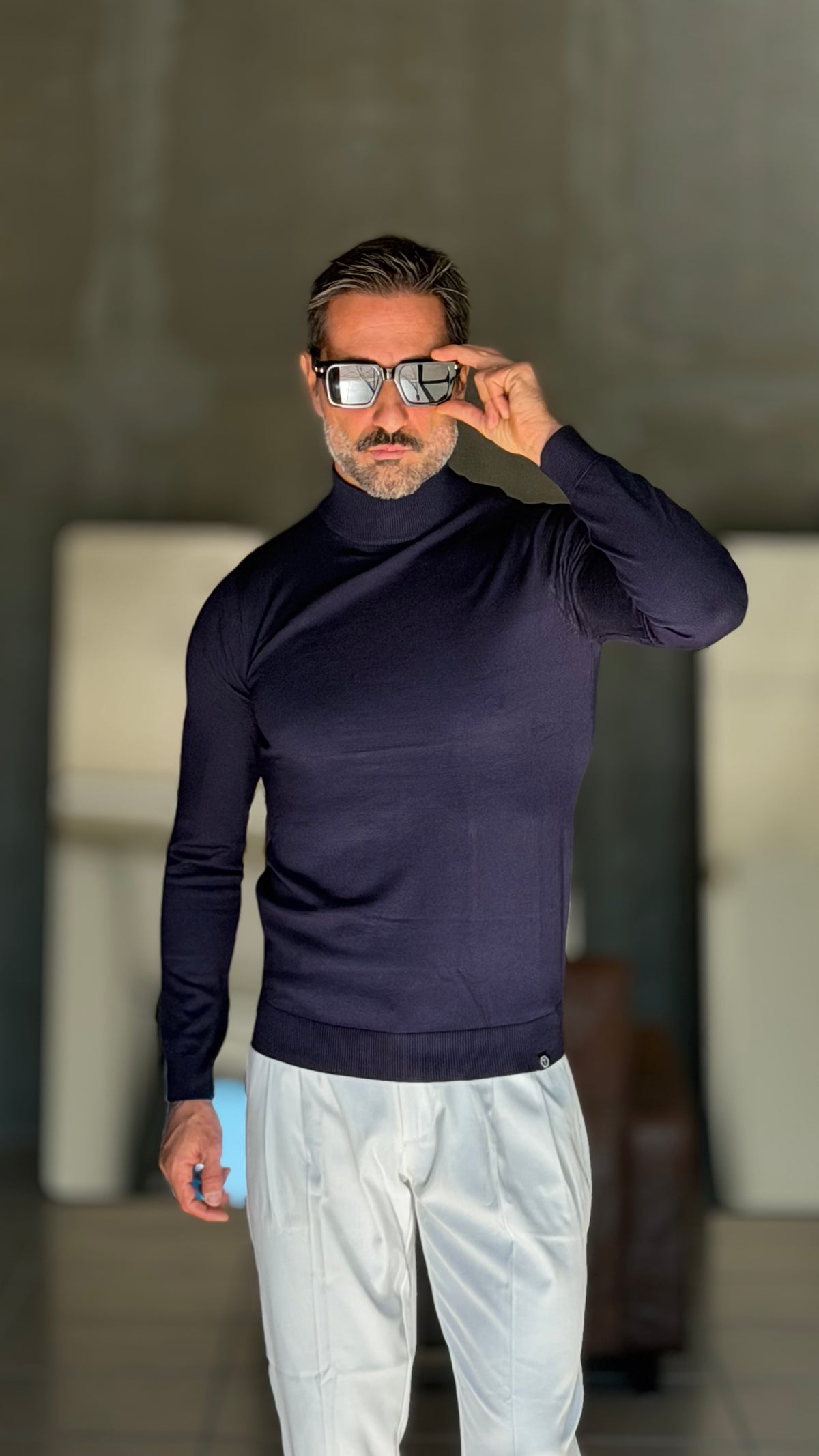 WHITE VISCOSE TROUSERS WITH REGULAR BOTTOM