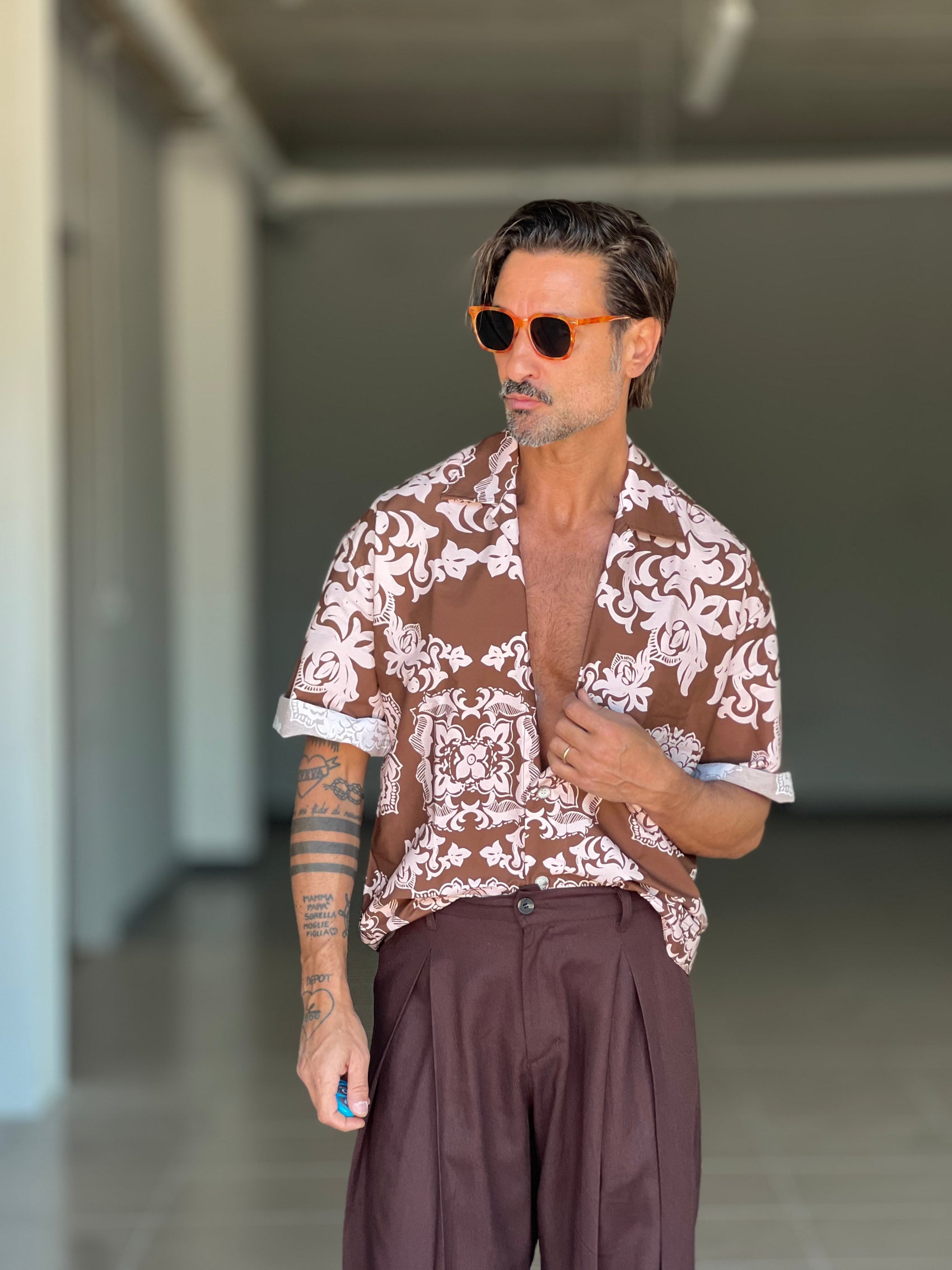 CAMICIA  STAMPA FLOREALE ROSA E MORO COLLO AMERICANO