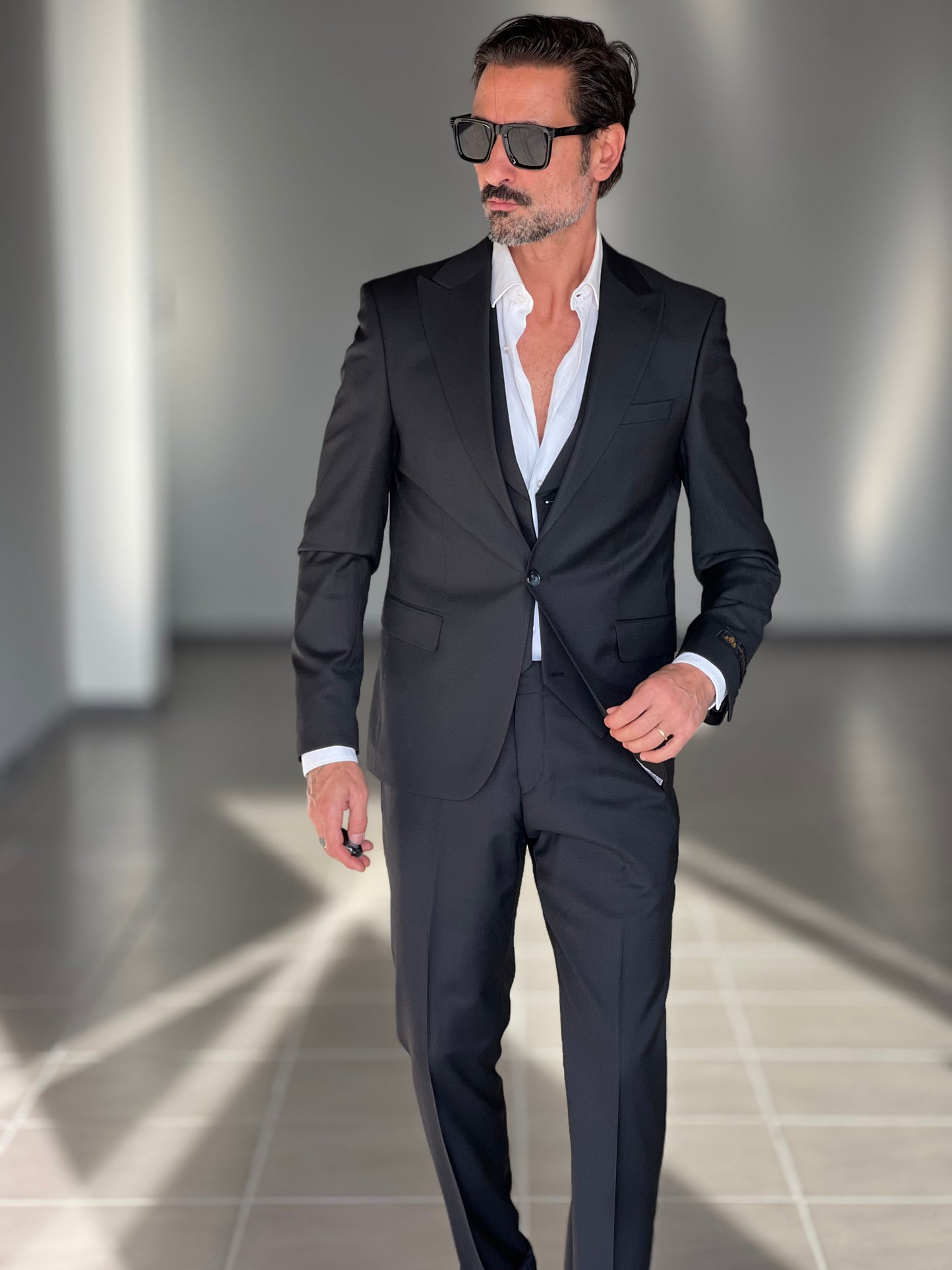 ABITO LANA E MISTI NERO 3 PEZZI GILET