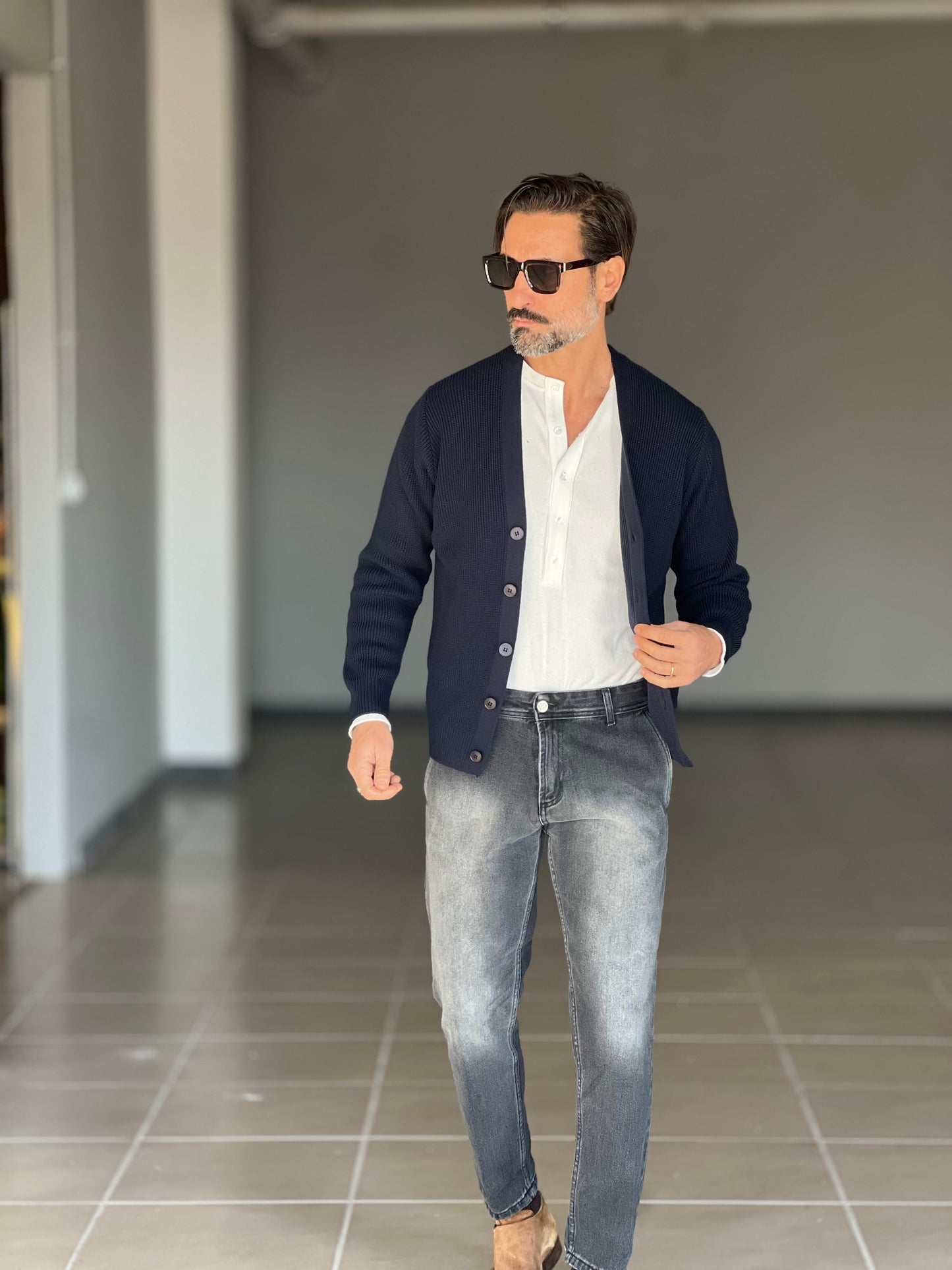 WHITE BASIC WASH JEANS