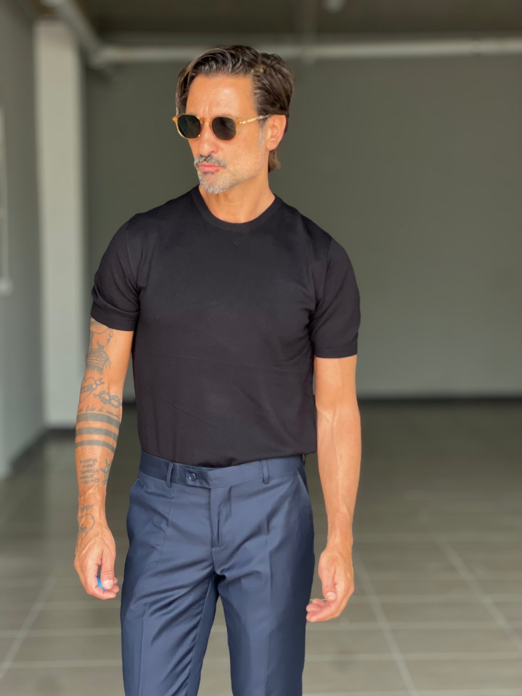 MAGLIA FILO NERA  LAVORAZIONE RASATA