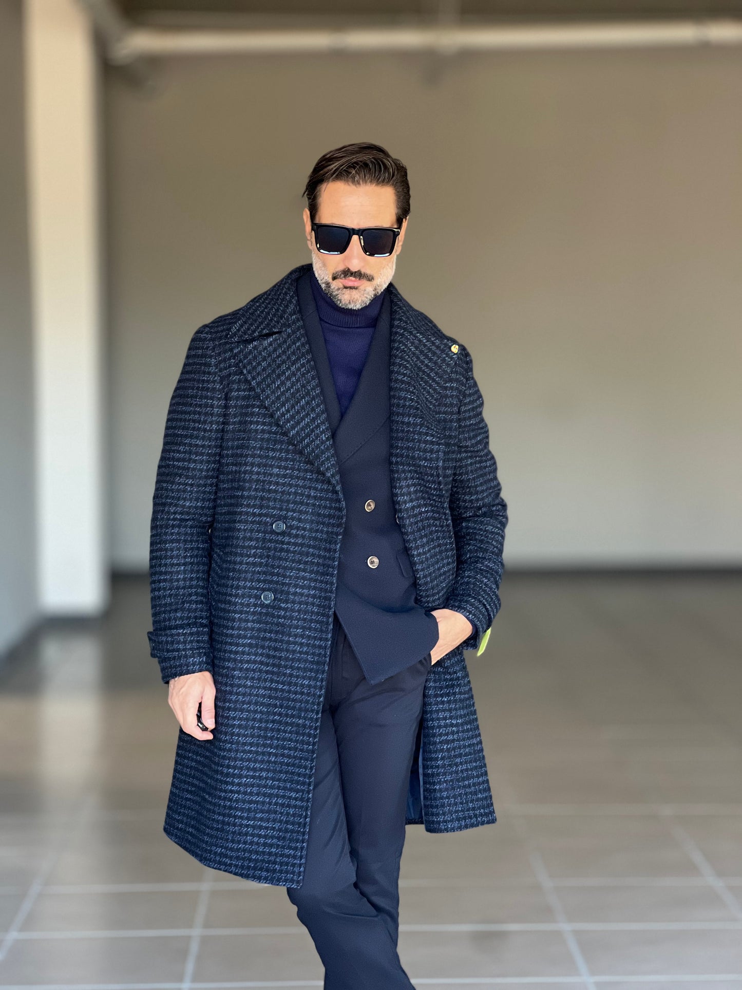 CAPPOTTO  NERO  E BLU DOPPIOPETTO PIE DE POULE