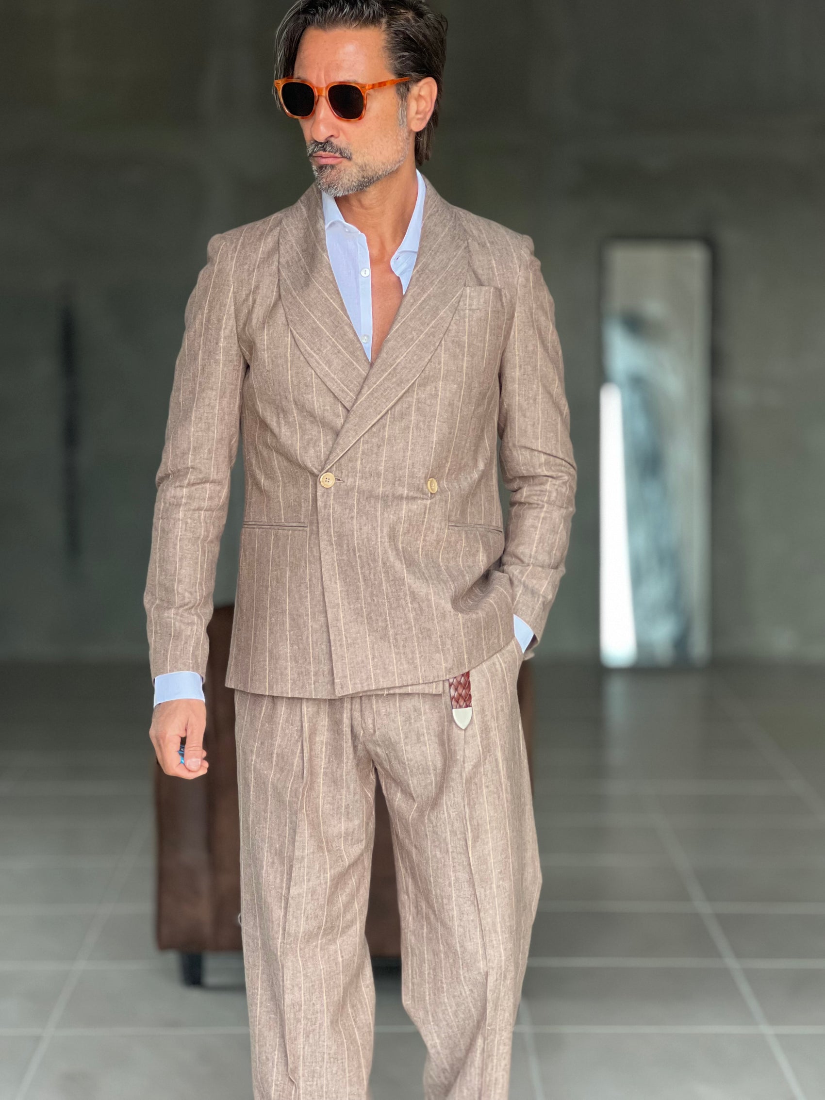 GIACCA MORO GESSATA  DOPPIOPETTO  COLLO SCIALLATO ( ABBINATO AL PANTALONE COD 0102). 82
