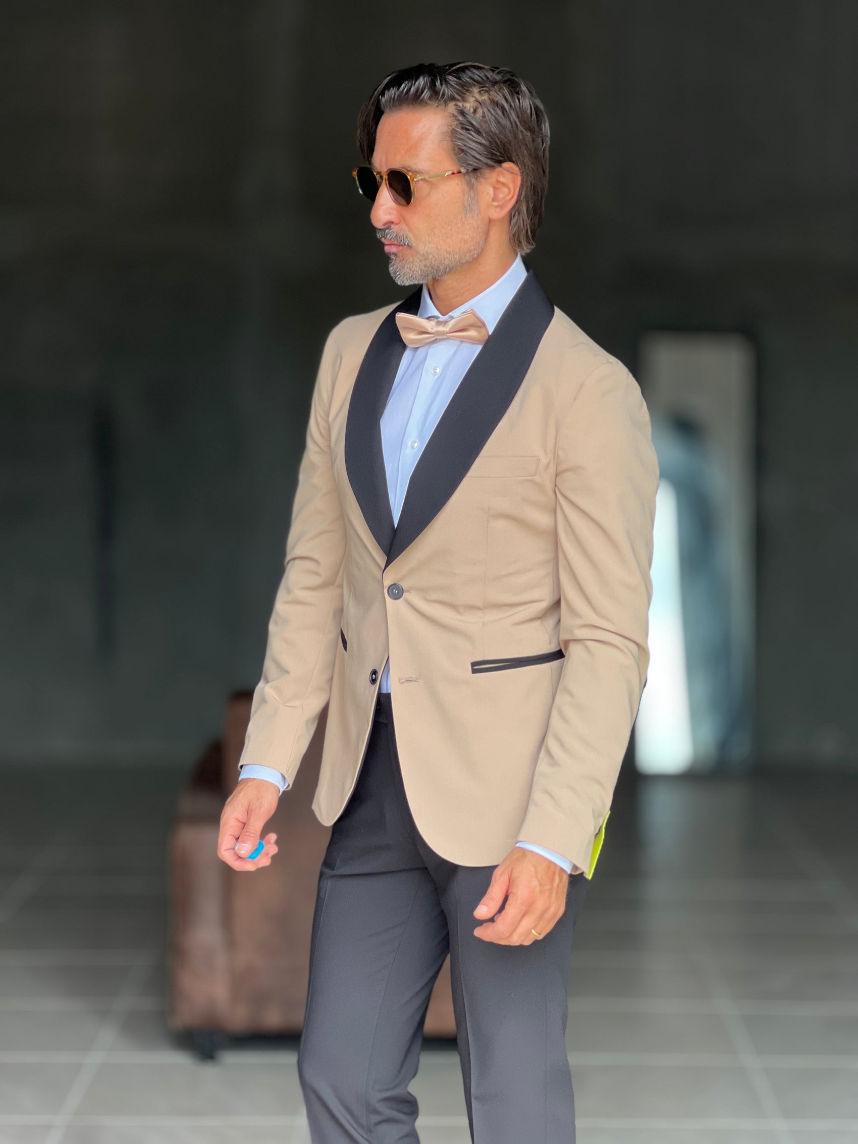 ABITO  SMOKING CAMMELLO  REVER NERO PANTALONE NERO