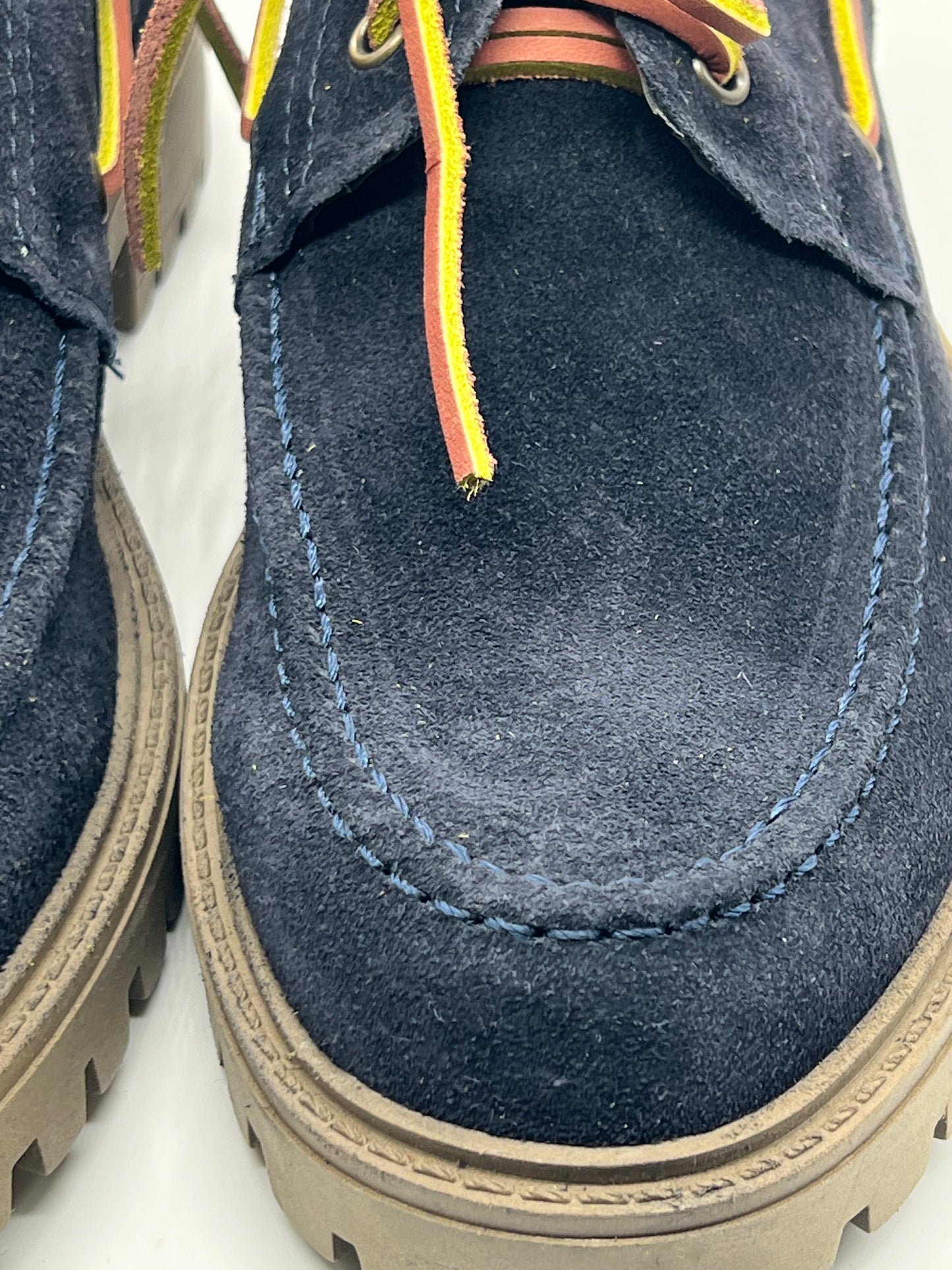 STRINGATA CAMOSCIO BLU MODELLO BARCA