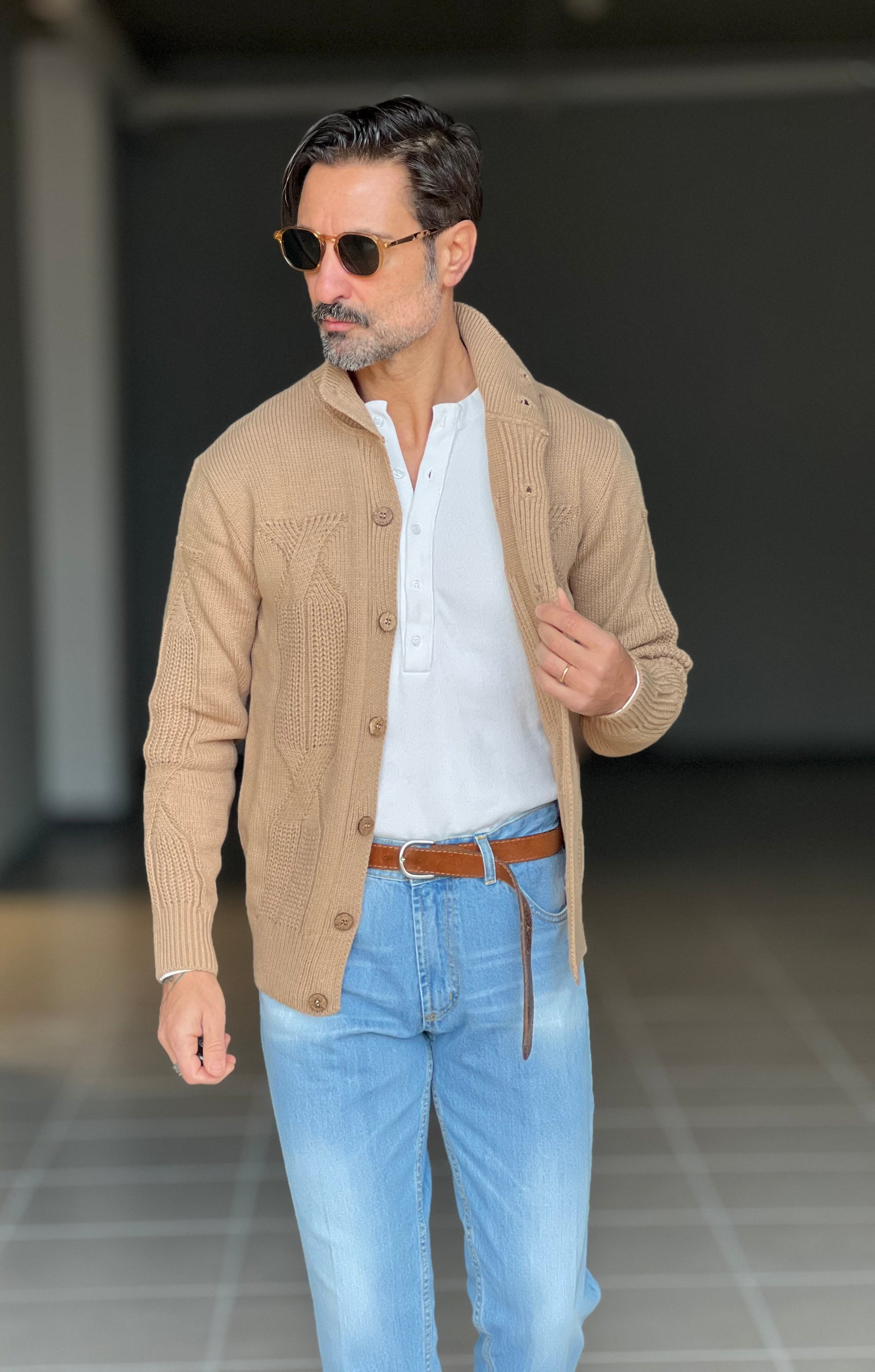 CARDIGAN CAMMELLO  OPERATO COLLO IN PIEDI