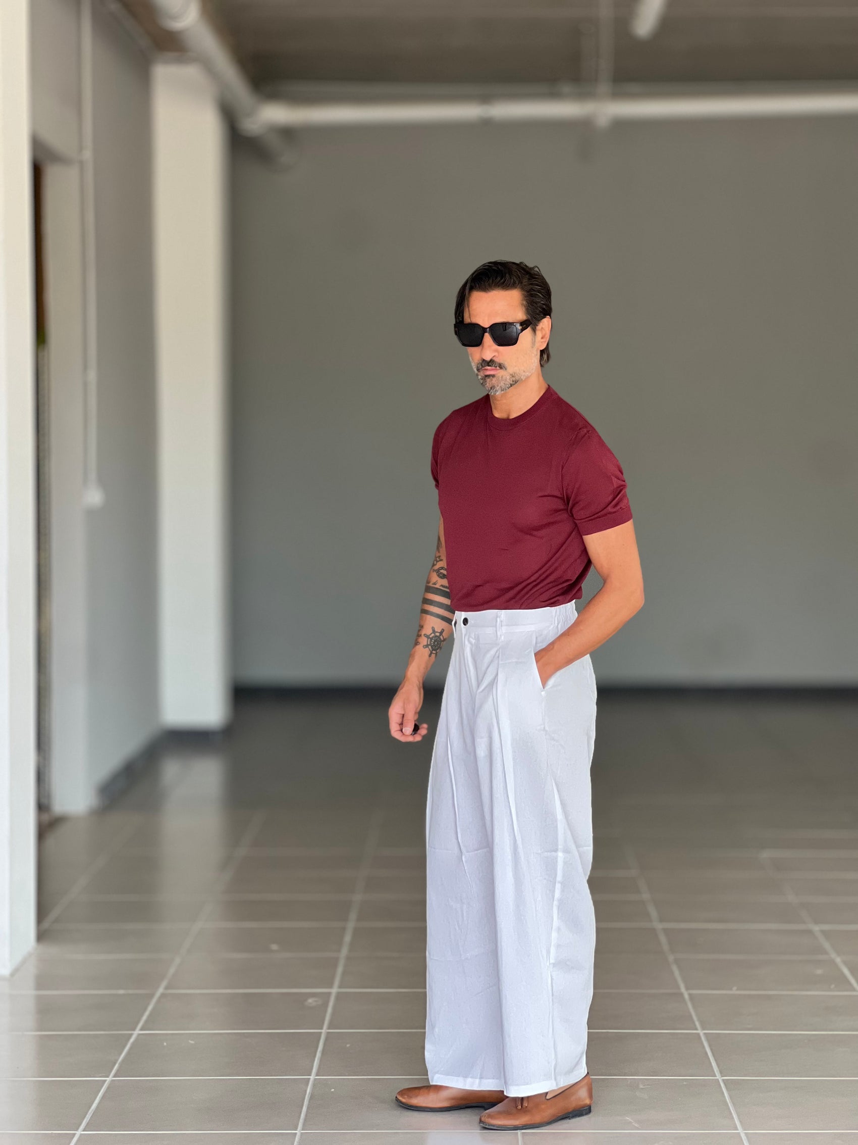 WHITE VISCOSE TROUSERS WITH REGULAR BOTTOM