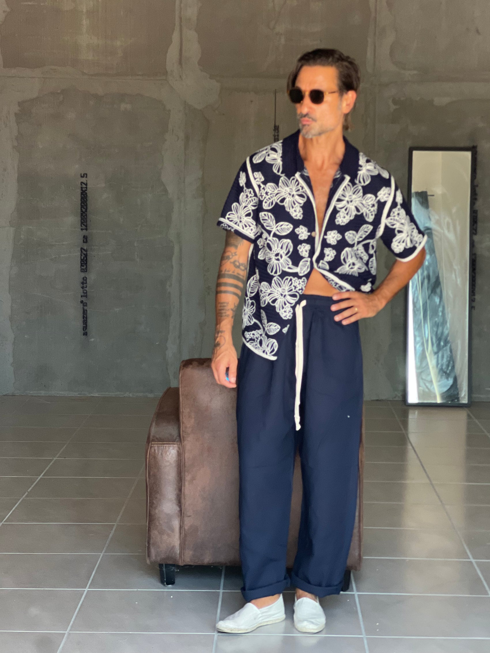 WHITE VISCOSE TROUSERS WITH REGULAR BOTTOM