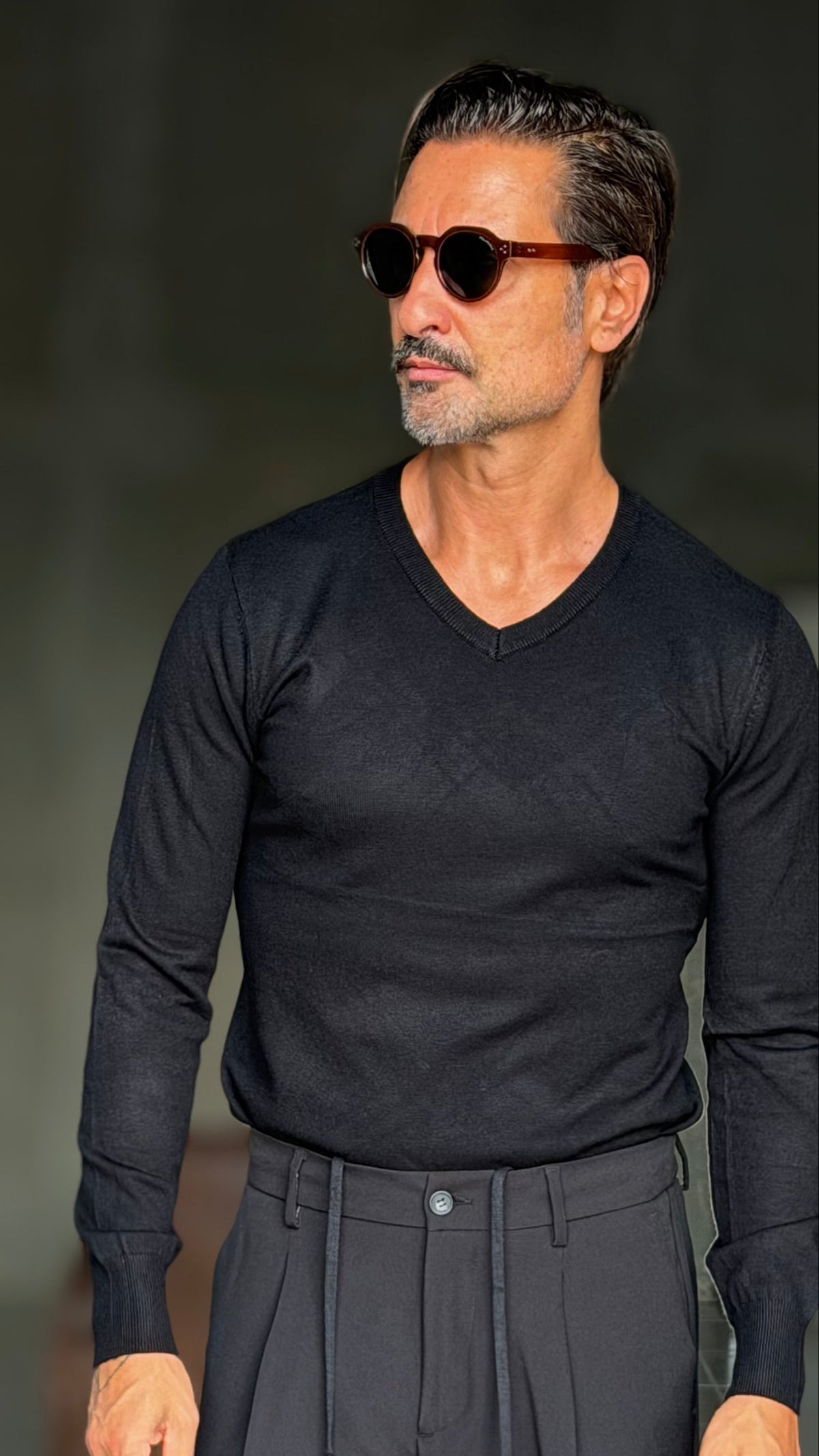 PULLOVER  NERO SCOLLO V VISCOSA E MISTI