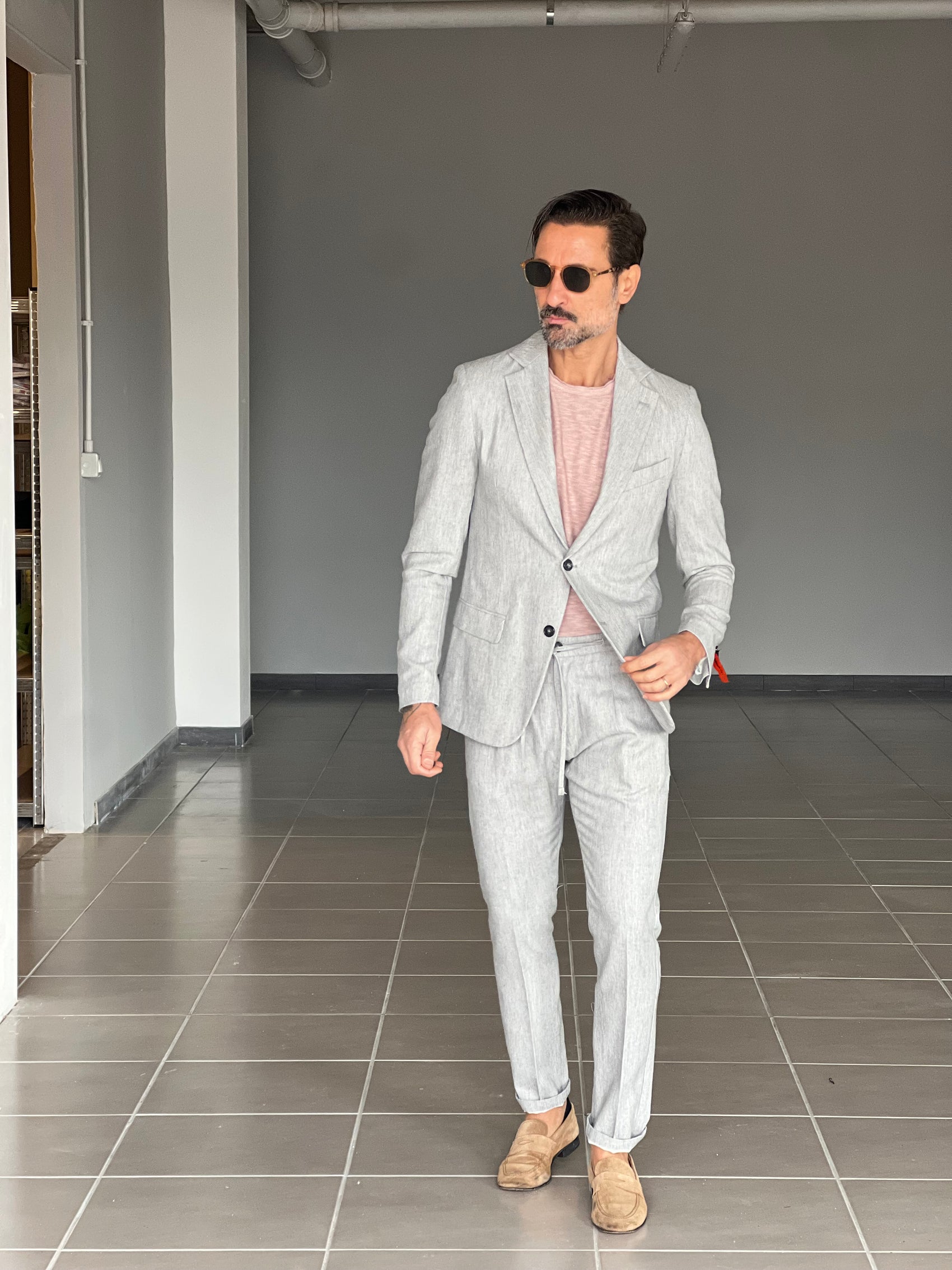 GIACCA GRIGIA  MONOPETTO SPIGATA ( PUOI ABBINARE IL PANTALONE CON IL CODICE 37 )