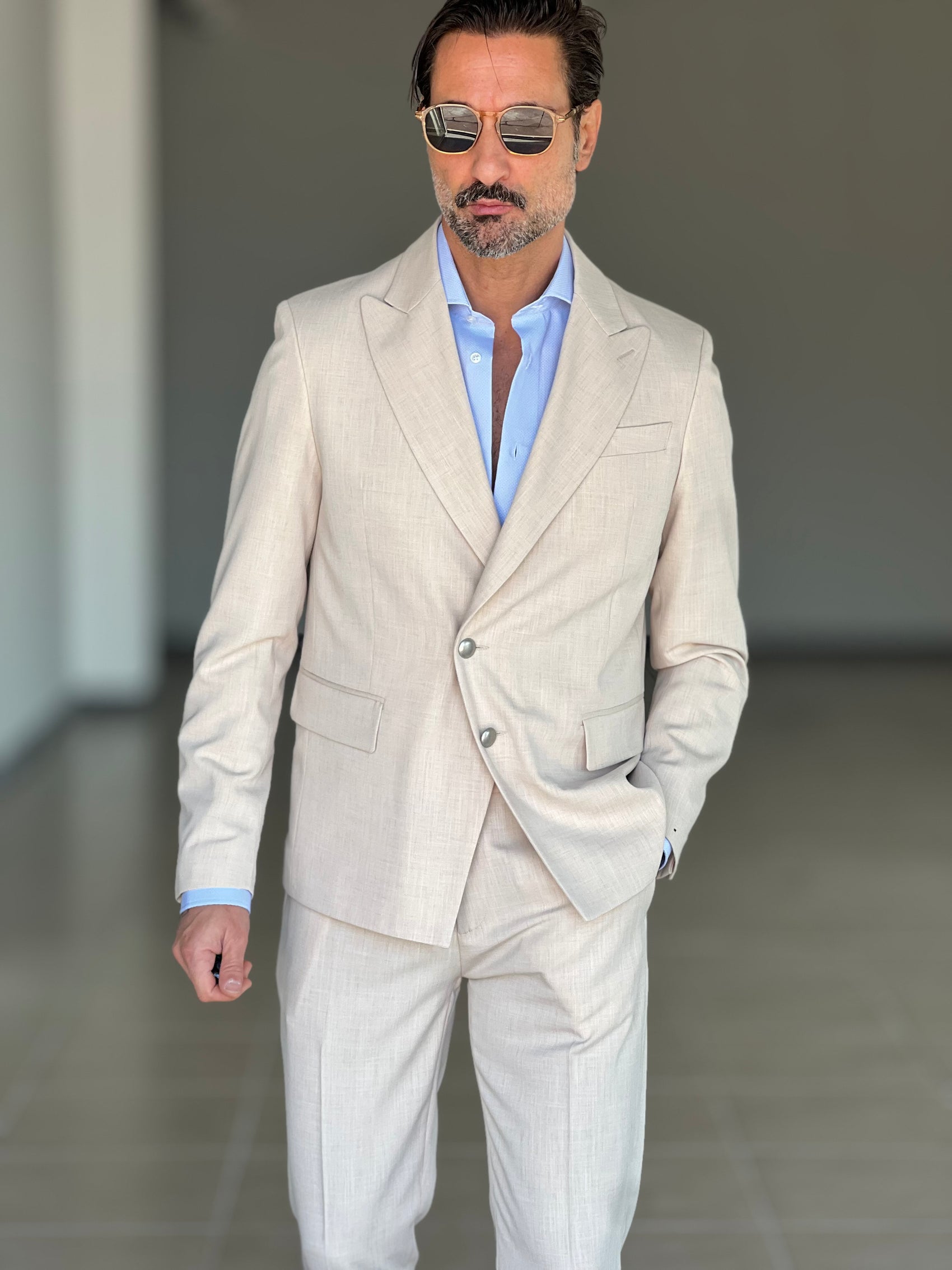 GIACCA SABBIA ALTATENSIONE PETTO A LANCIA MEZZO DOPPIOPETTO ( PUOI ABBINARE IL PANTALONE CON IL CODICE 34 )