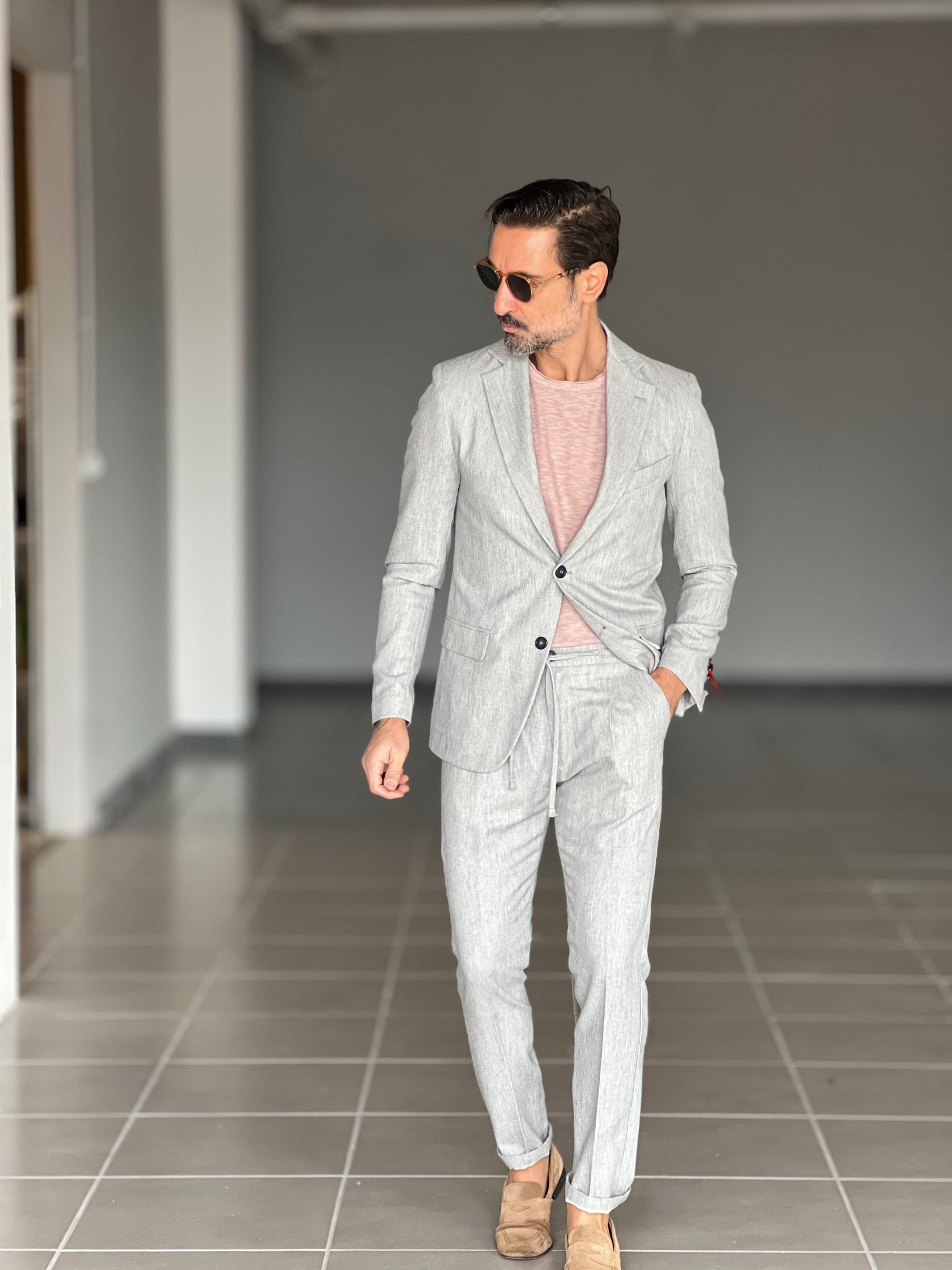 GIACCA GRIGIA  MONOPETTO SPIGATA ( PUOI ABBINARE IL PANTALONE CON IL CODICE 37 )