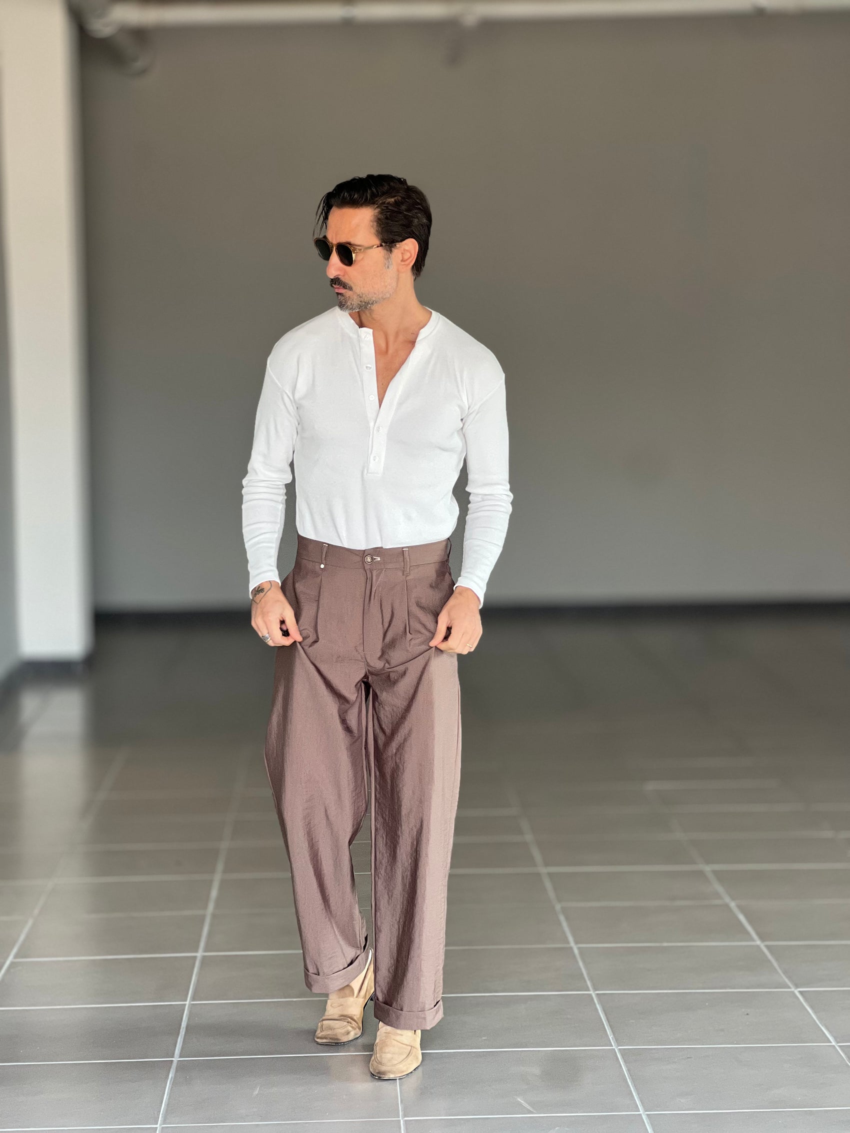 WHITE VISCOSE TROUSERS WITH REGULAR BOTTOM
