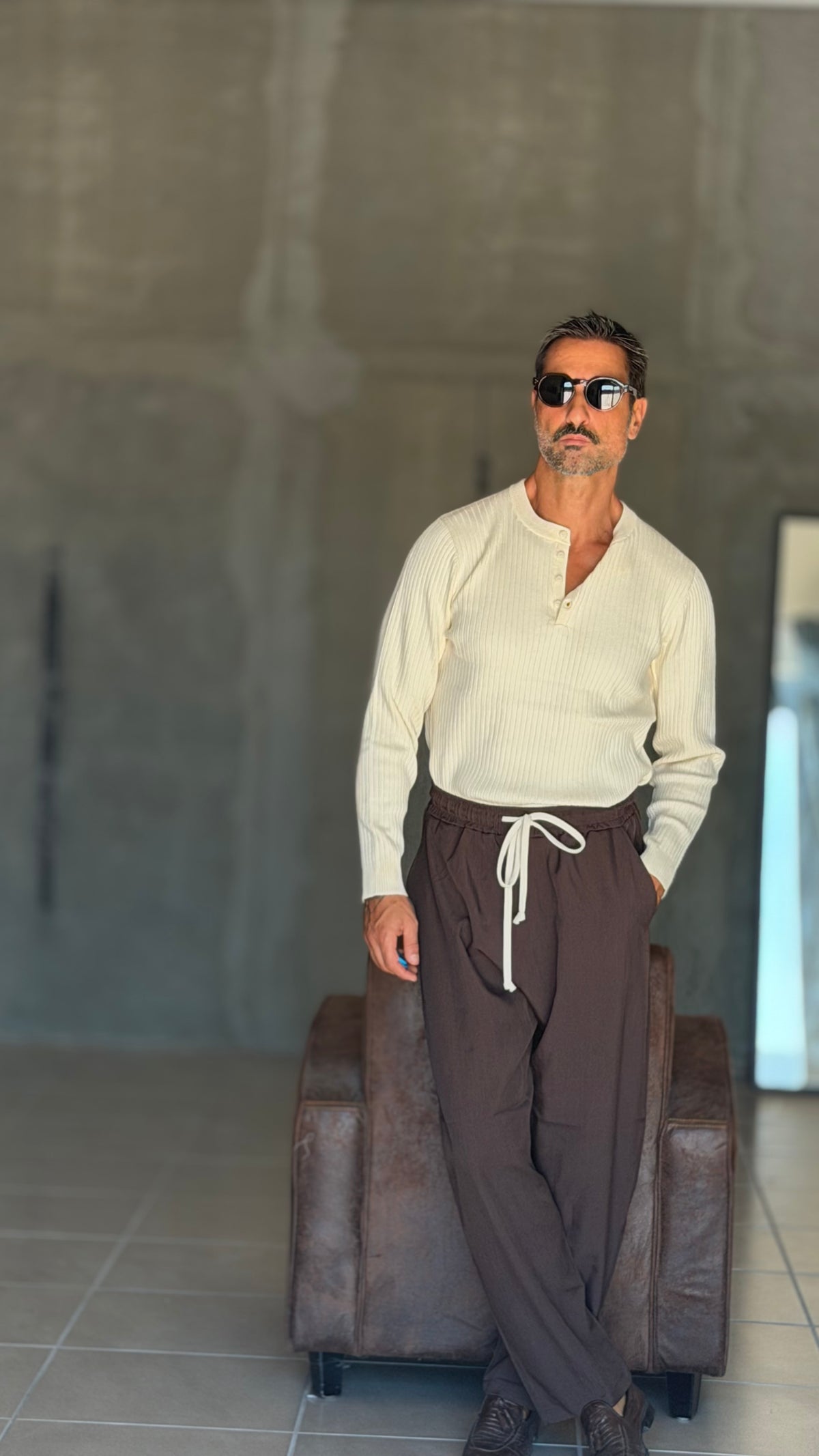 WHITE VISCOSE TROUSERS WITH REGULAR BOTTOM