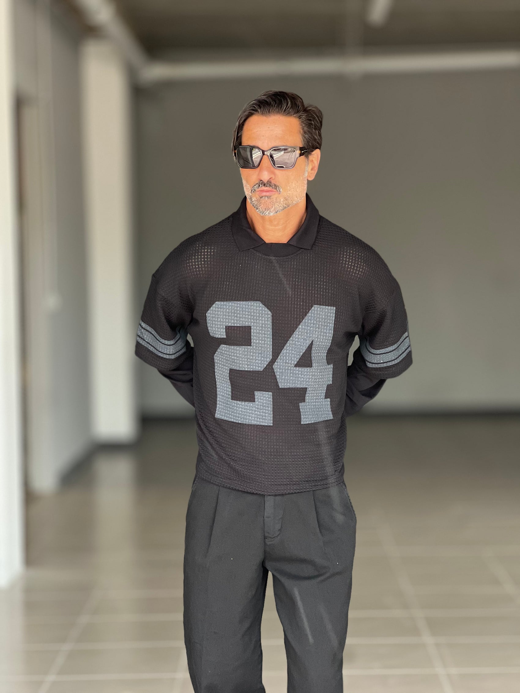 MAGLIA  NERA CROP DOPPIATA MOD FOOTBALL OVER SIZE