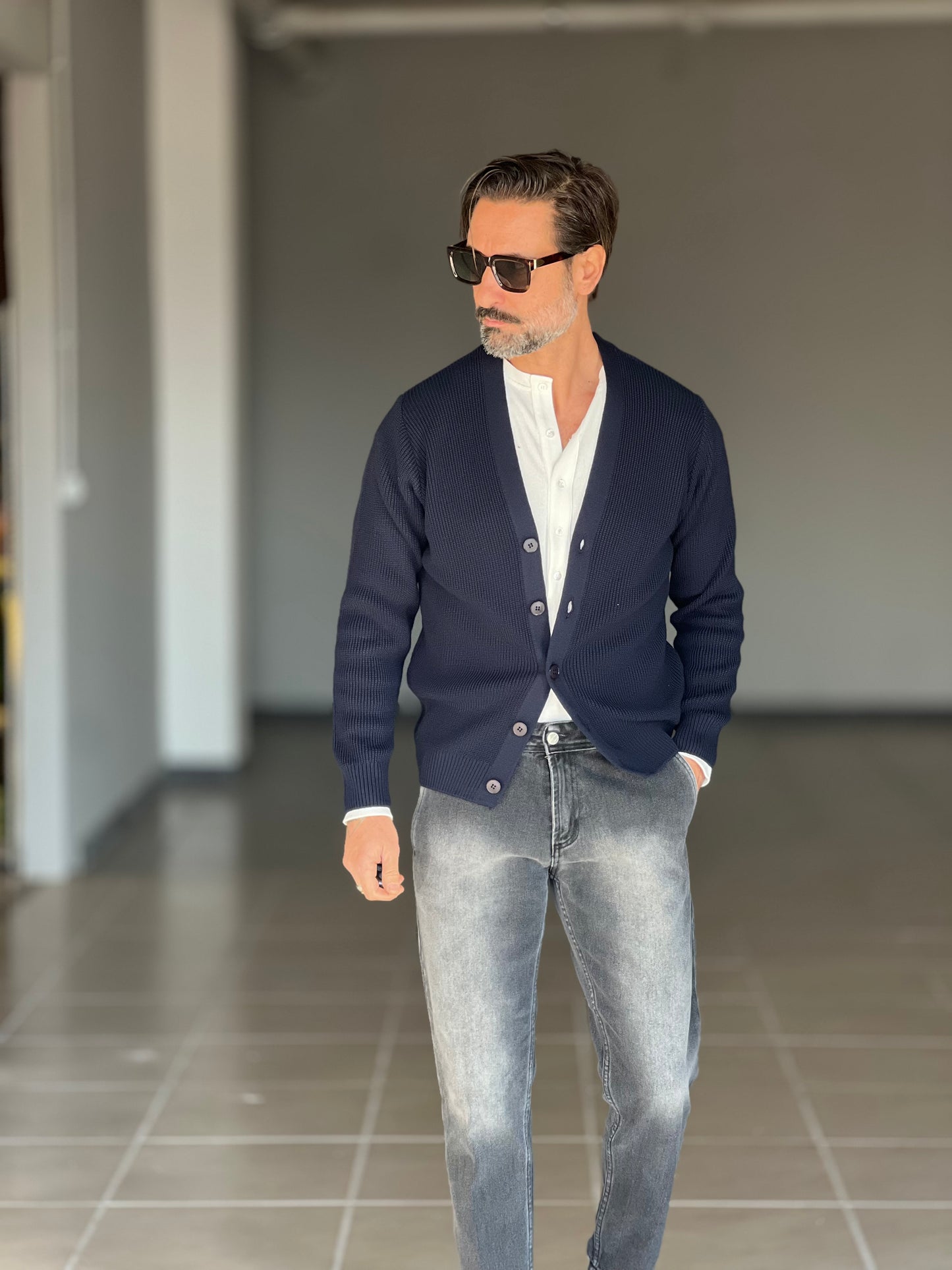 WHITE BASIC WASH JEANS