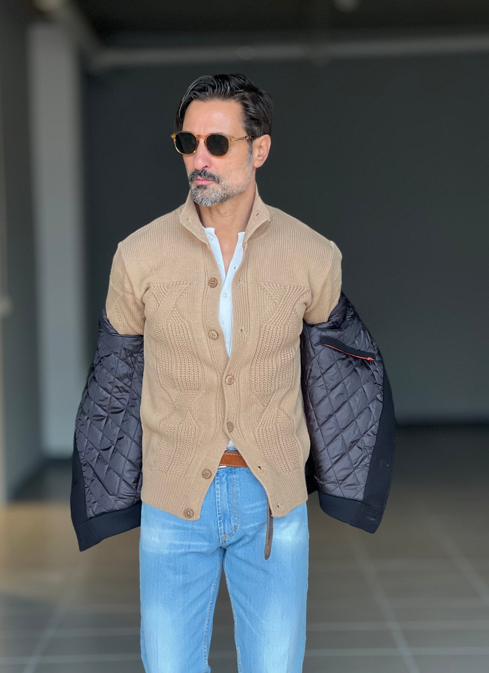 CARDIGAN CAMMELLO  OPERATO COLLO IN PIEDI