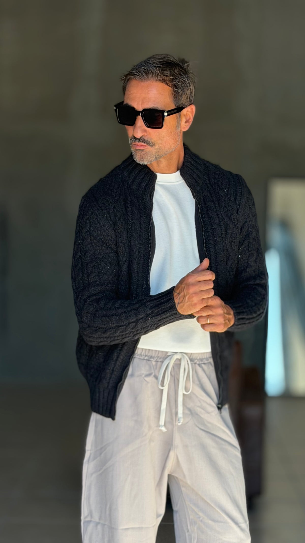 WHITE VISCOSE TROUSERS WITH REGULAR BOTTOM