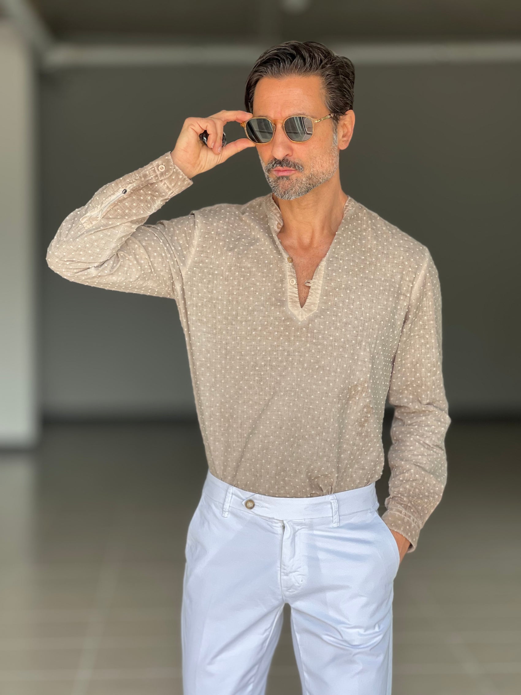 WHITE VISCOSE TROUSERS WITH REGULAR BOTTOM