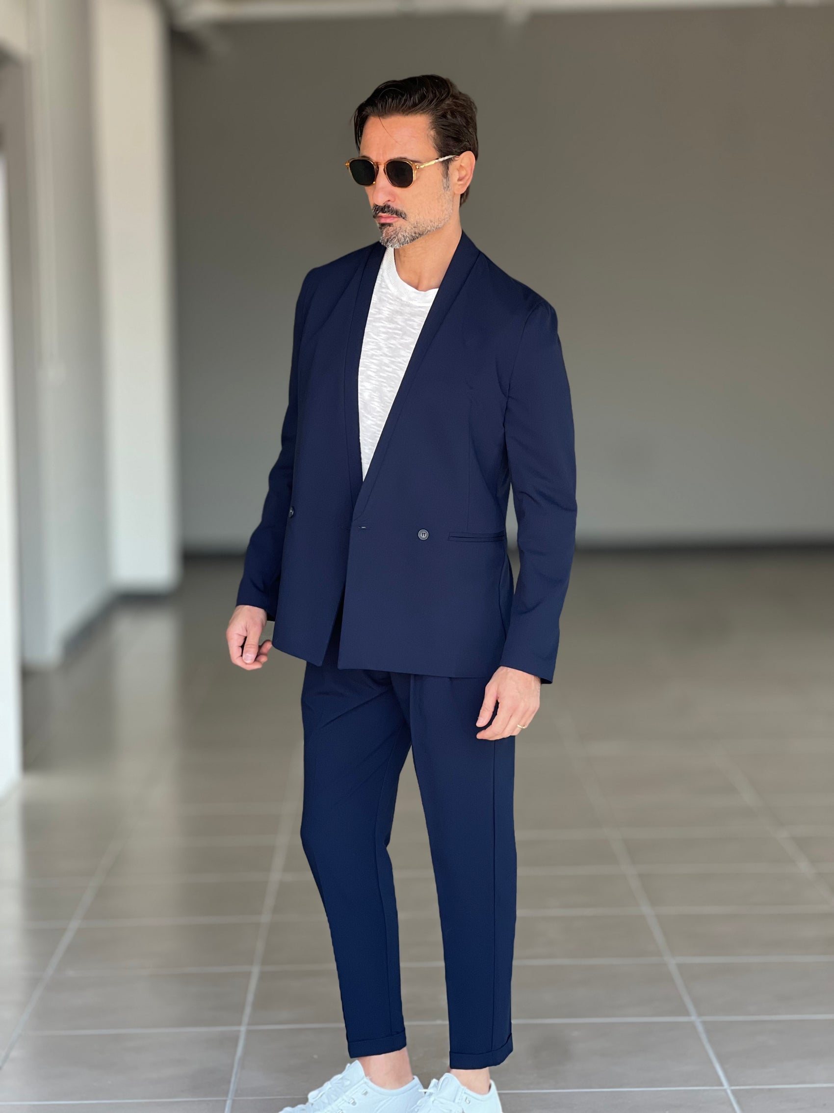 GIACCA  BLU COLLO SCIALLATO DOPPIOPETTO ( PUOI ABBINARE IL PANTALONE CON IL CODICE 31)