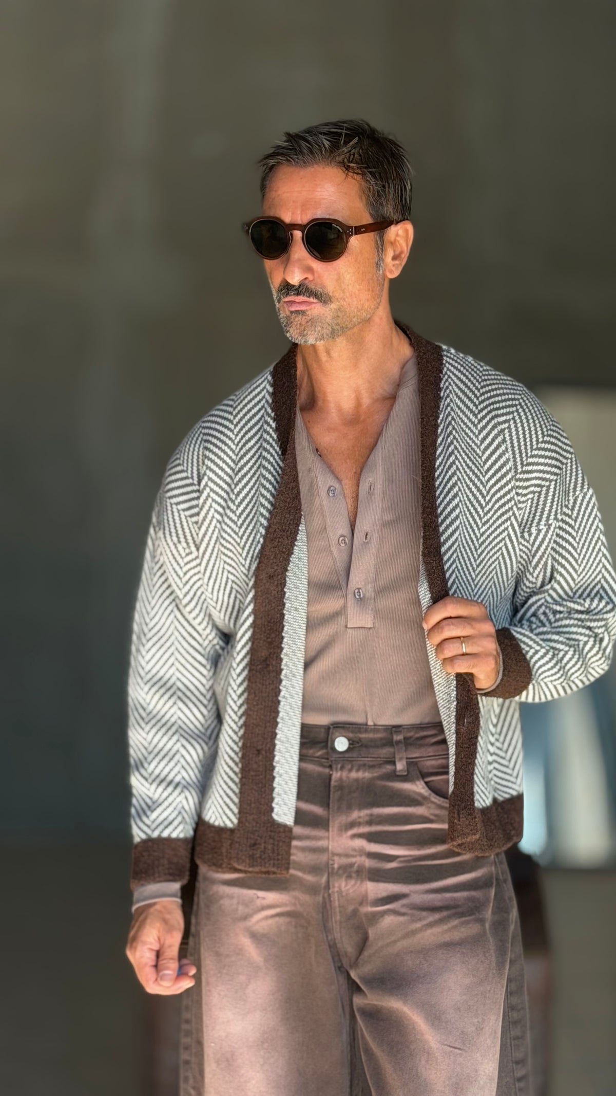 WHITE VISCOSE TROUSERS WITH REGULAR BOTTOM