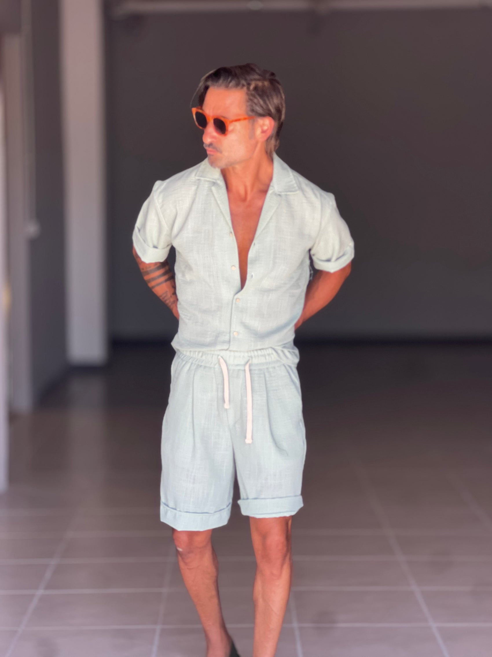 °COORDINATO VERDE MENTA CAMICIA E BERMUDA EFFETTO LINO.