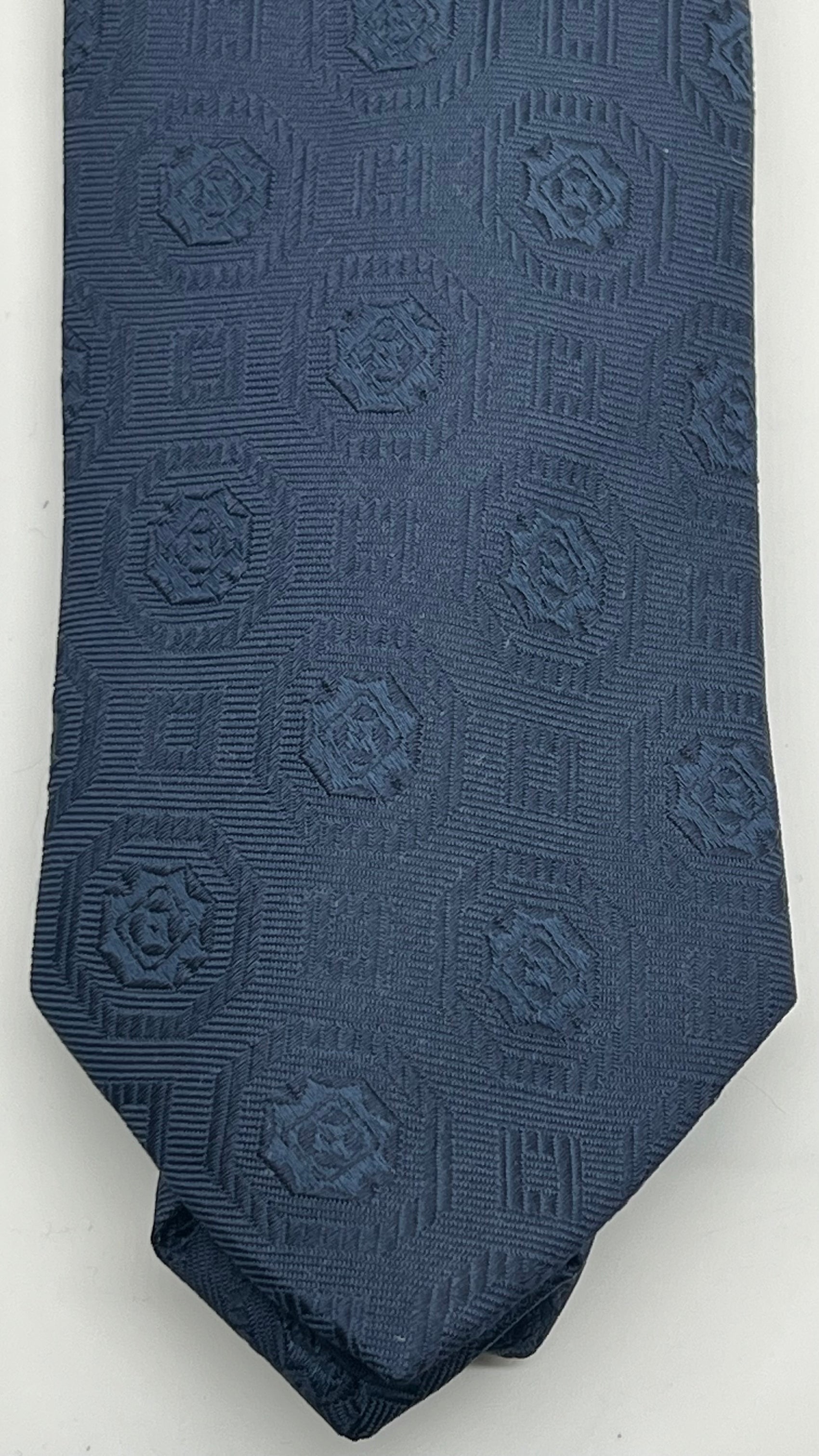 TWELVE TIE