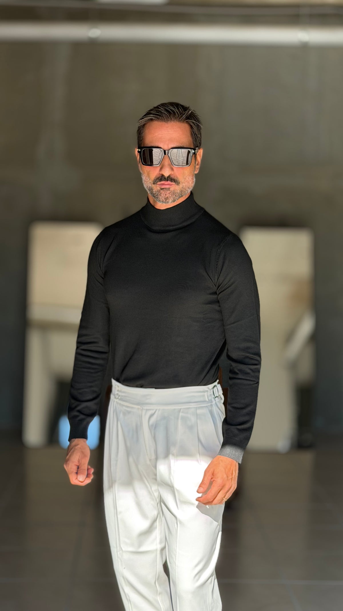 WHITE VISCOSE TROUSERS WITH REGULAR BOTTOM