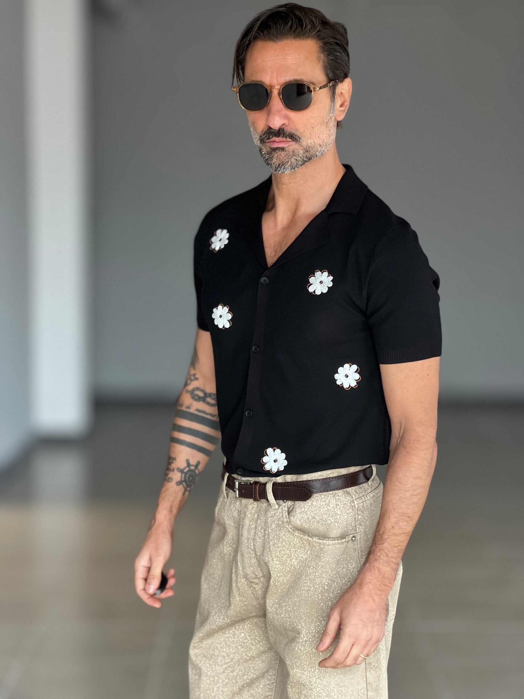 POLO  CAMICIA NERA  RICAMO FIORE