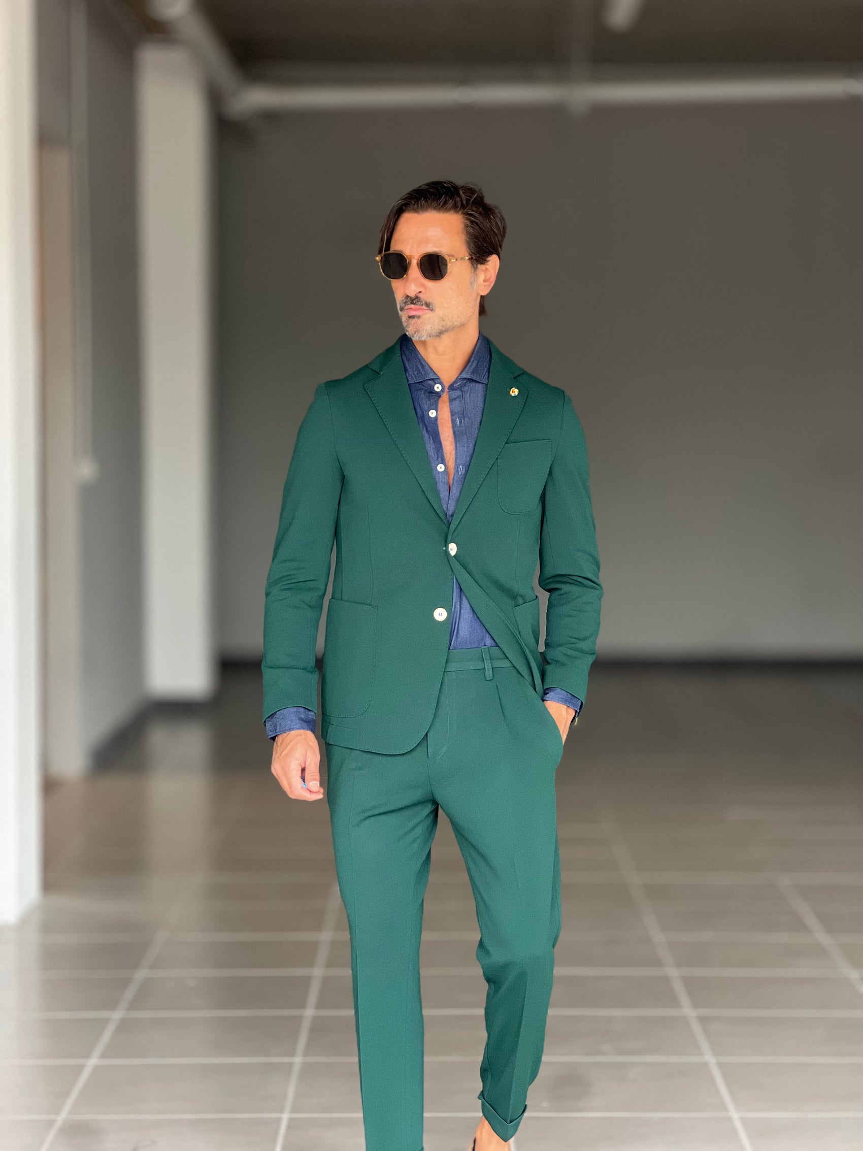 *ABITO VERDE MONOPETTO OPERATO PANTALONE MEZZAMOLLA 00200