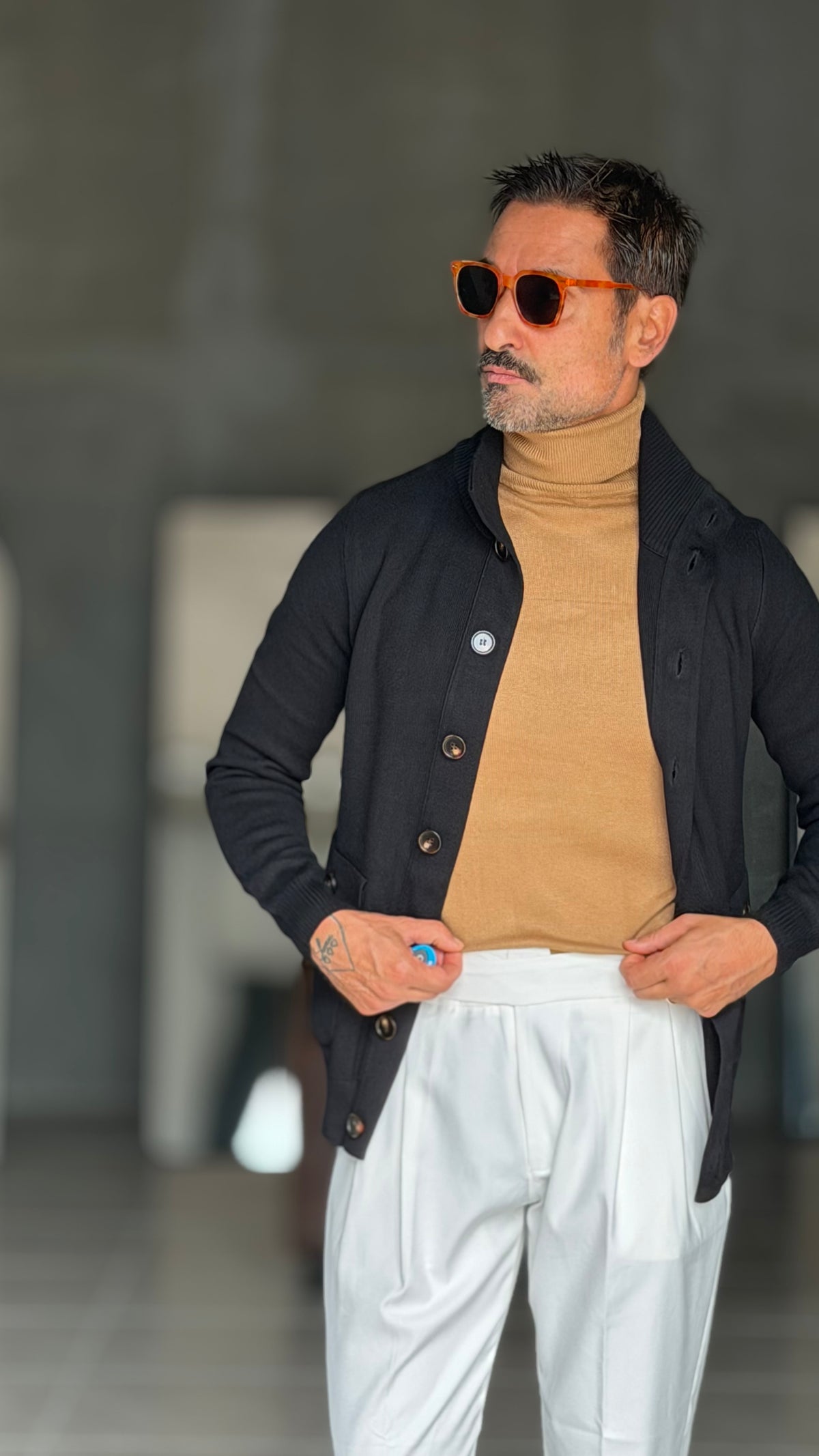 WHITE VISCOSE TROUSERS WITH REGULAR BOTTOM
