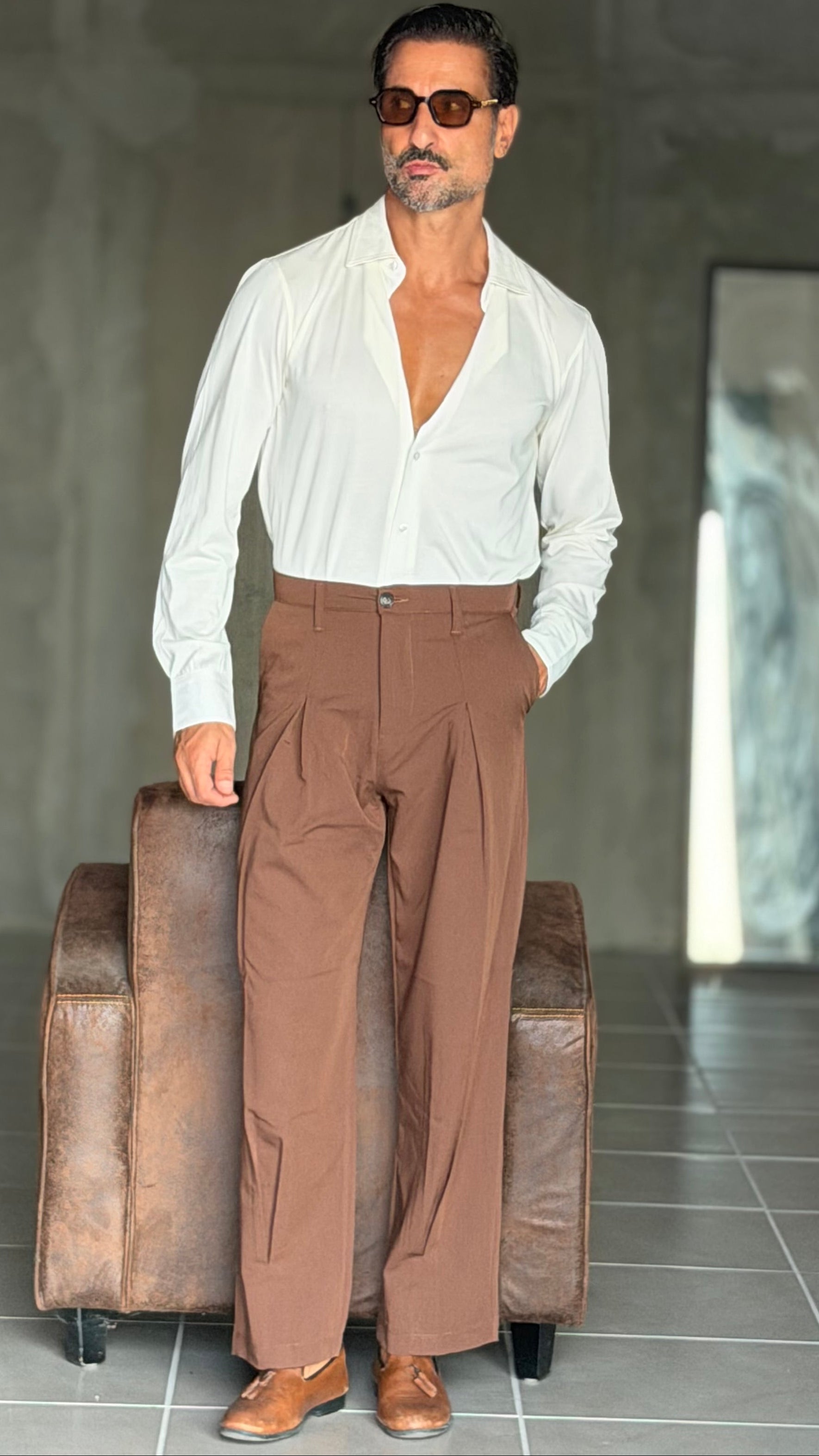 WHITE VISCOSE TROUSERS WITH REGULAR BOTTOM