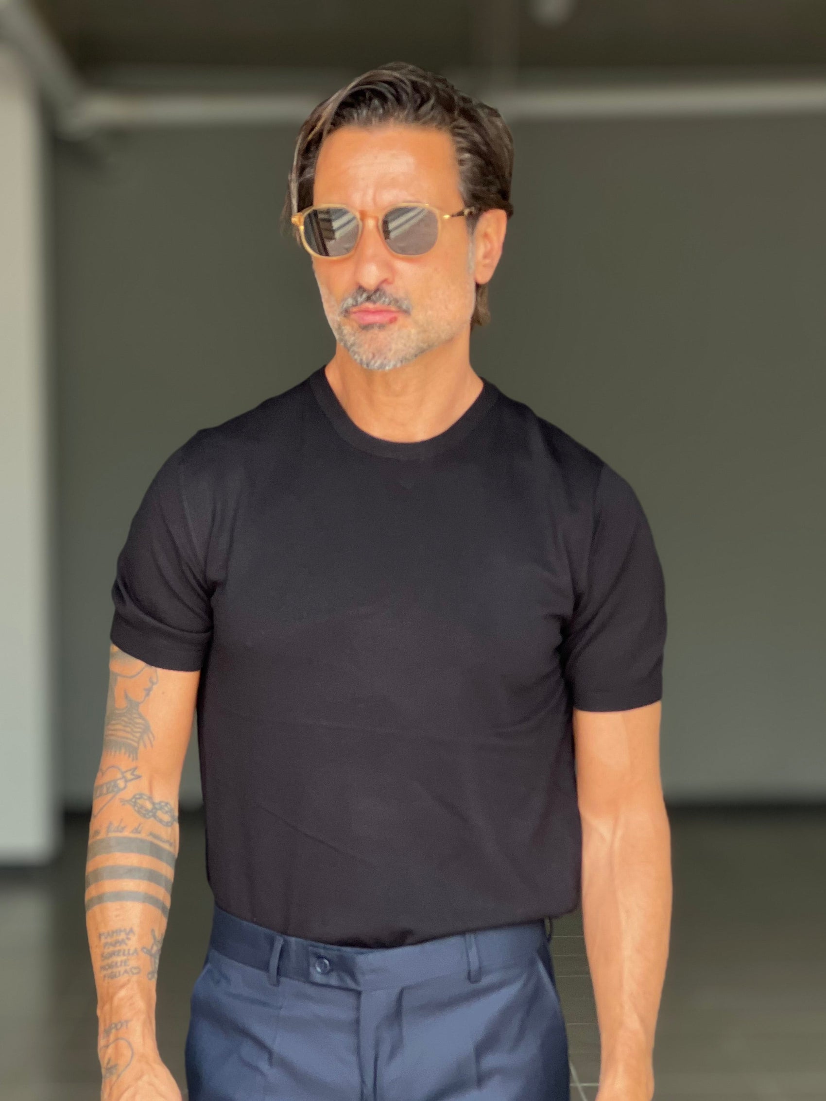MAGLIA FILO NERA  LAVORAZIONE RASATA