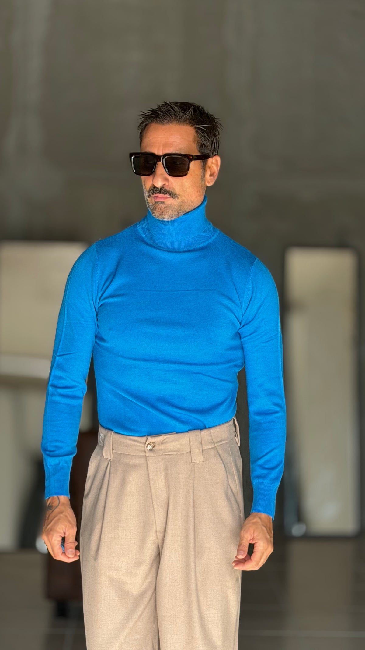 COLLO ALTO  COLOR BLU ELETTRICO VISCOSA E MISTI