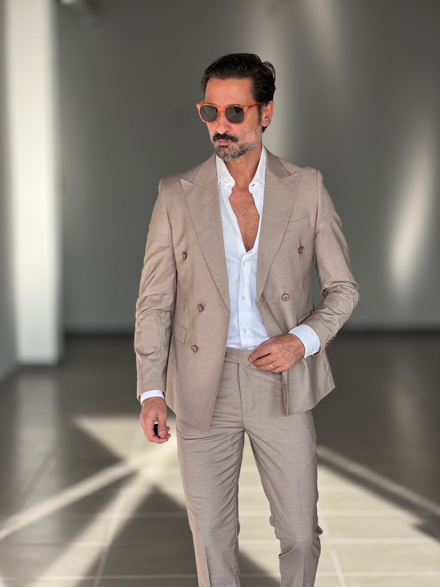 ABITO  TABACCO  DOPPIOPETTO BOTTONE OSSO VISCOSA E MISTI