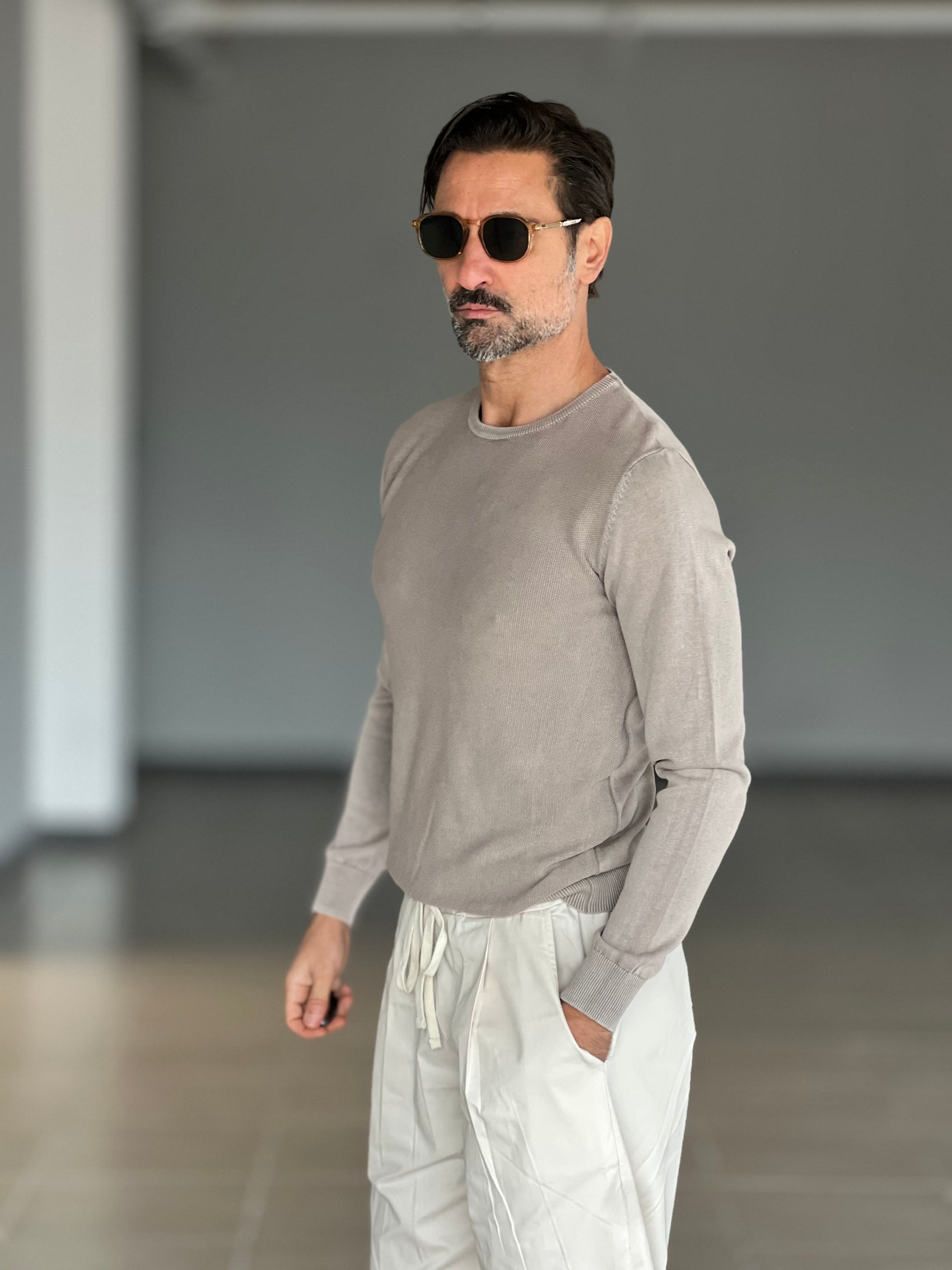 WHITE VISCOSE TROUSERS WITH REGULAR BOTTOM